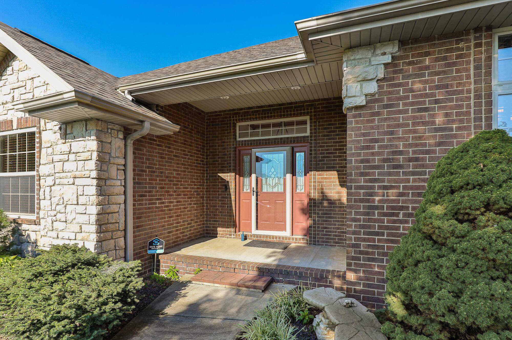 3749 N Nias AVE, Springfield, MO 65803