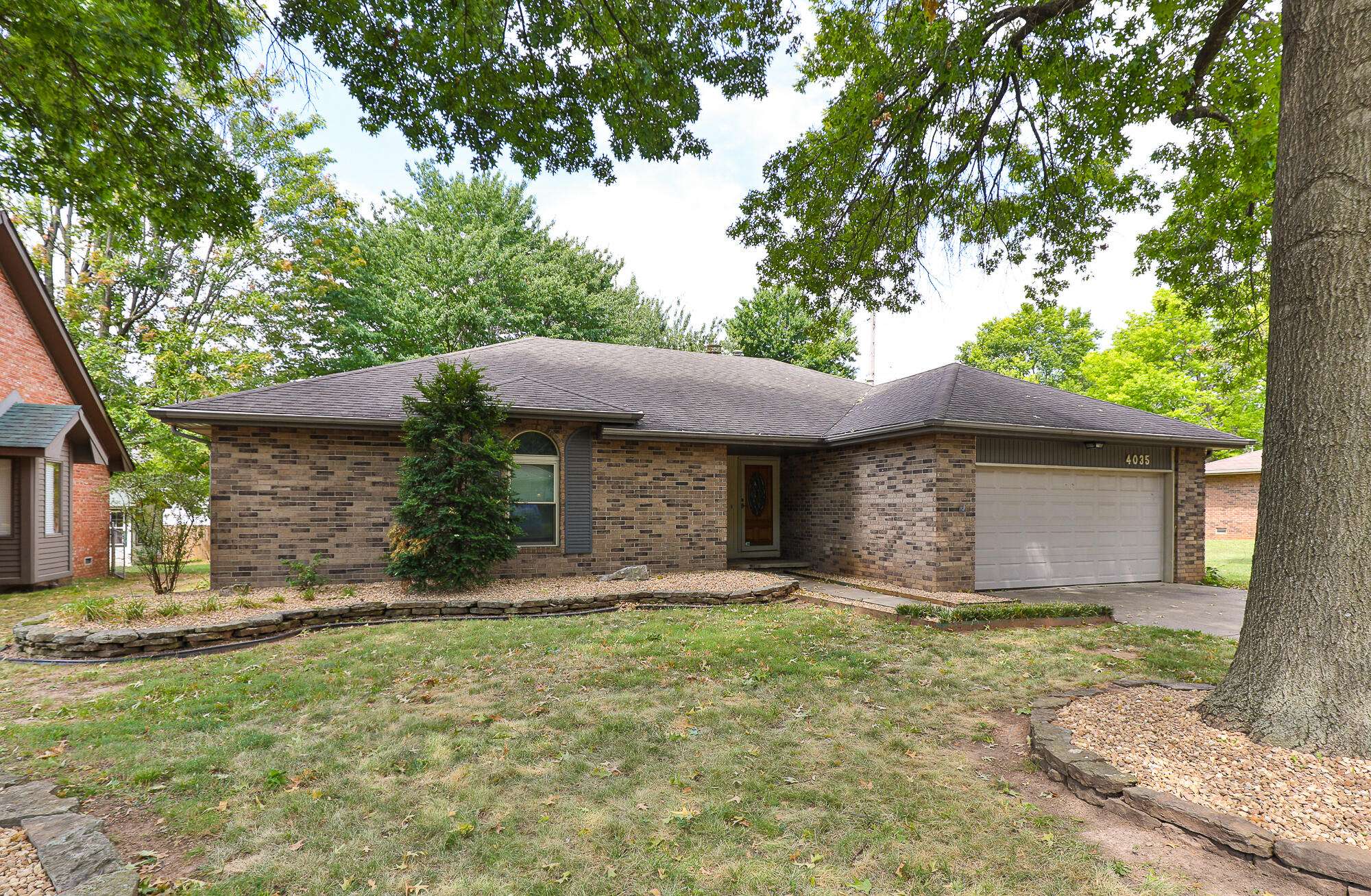 4035 S Parkcrest AVE, Springfield, MO 65810