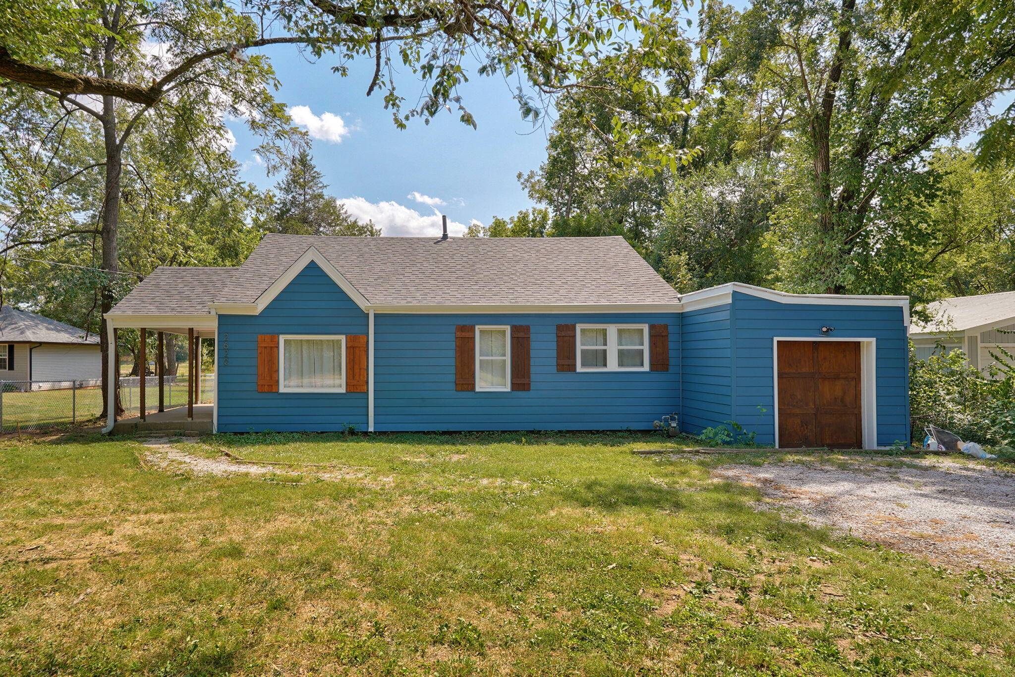 2620 W Chestnut ST, Springfield, MO 65802