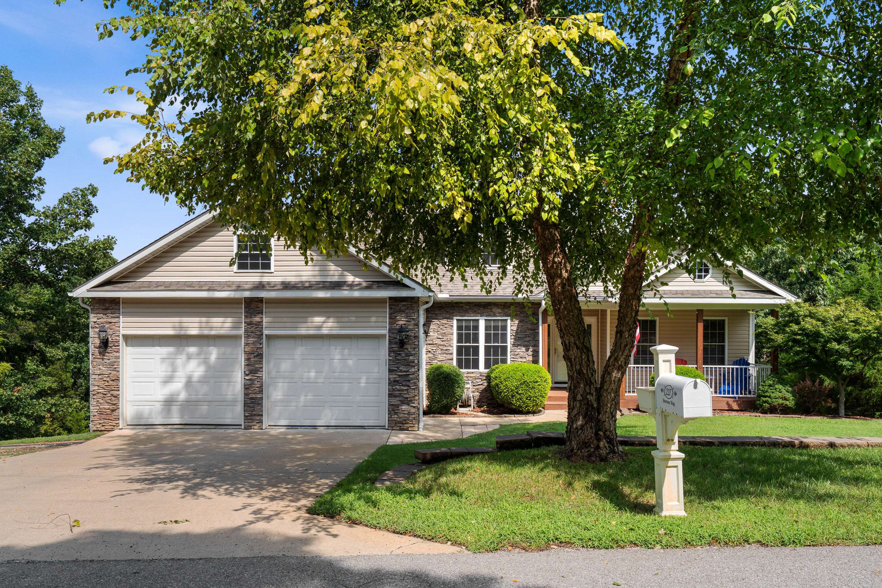 227 Sherman WAY, Branson, MO 65616