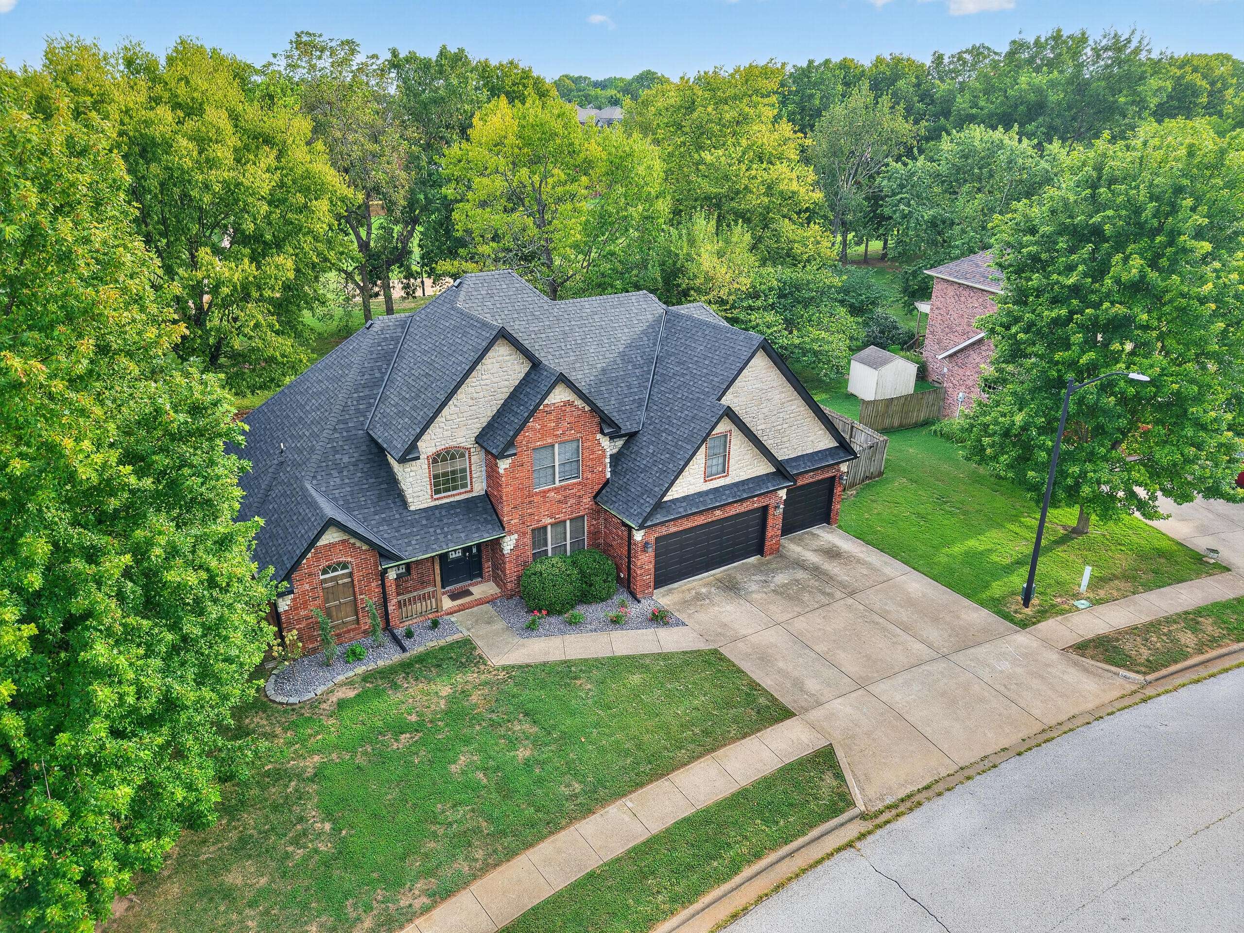 829 S Shuyler LN, Republic, MO 65738