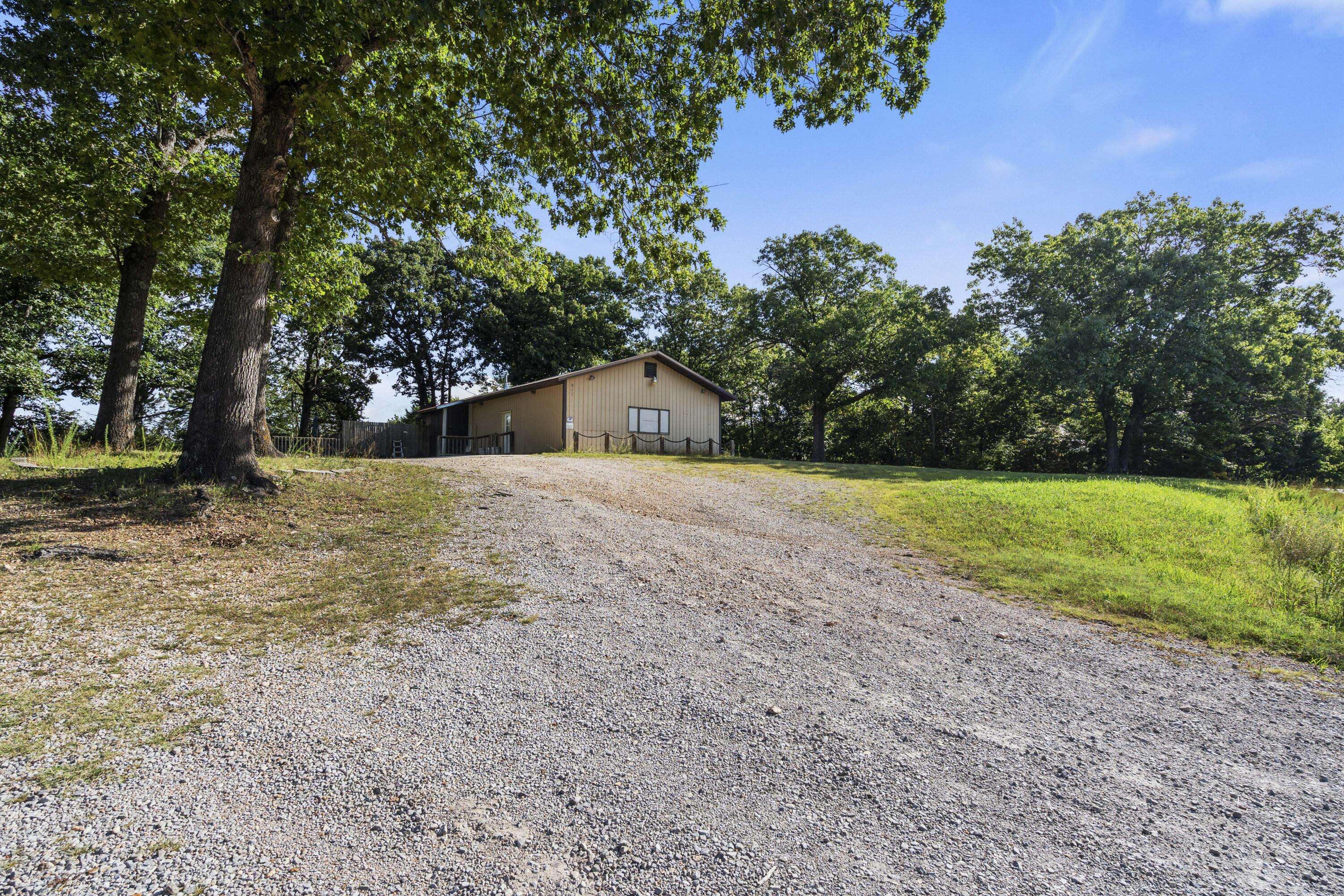 911 W State Highway 86, Lampe, MO 65681