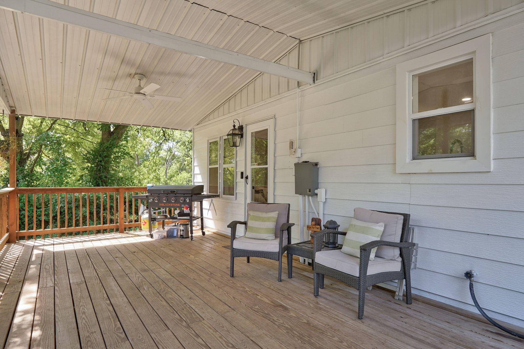 202 N Lincoln AVE, Monett, MO 65708
