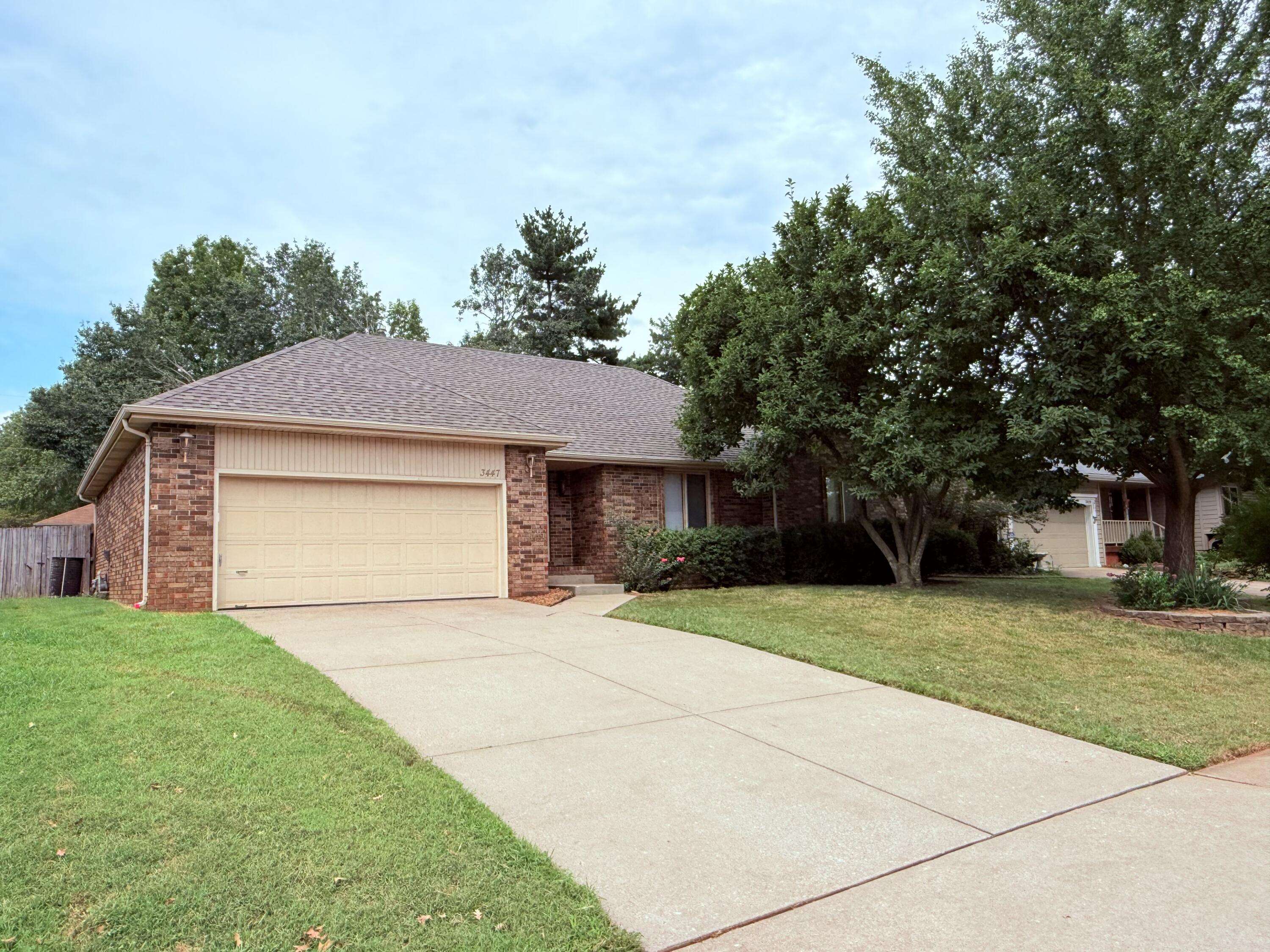 3447 S Valley View AVE, Springfield, MO 65804