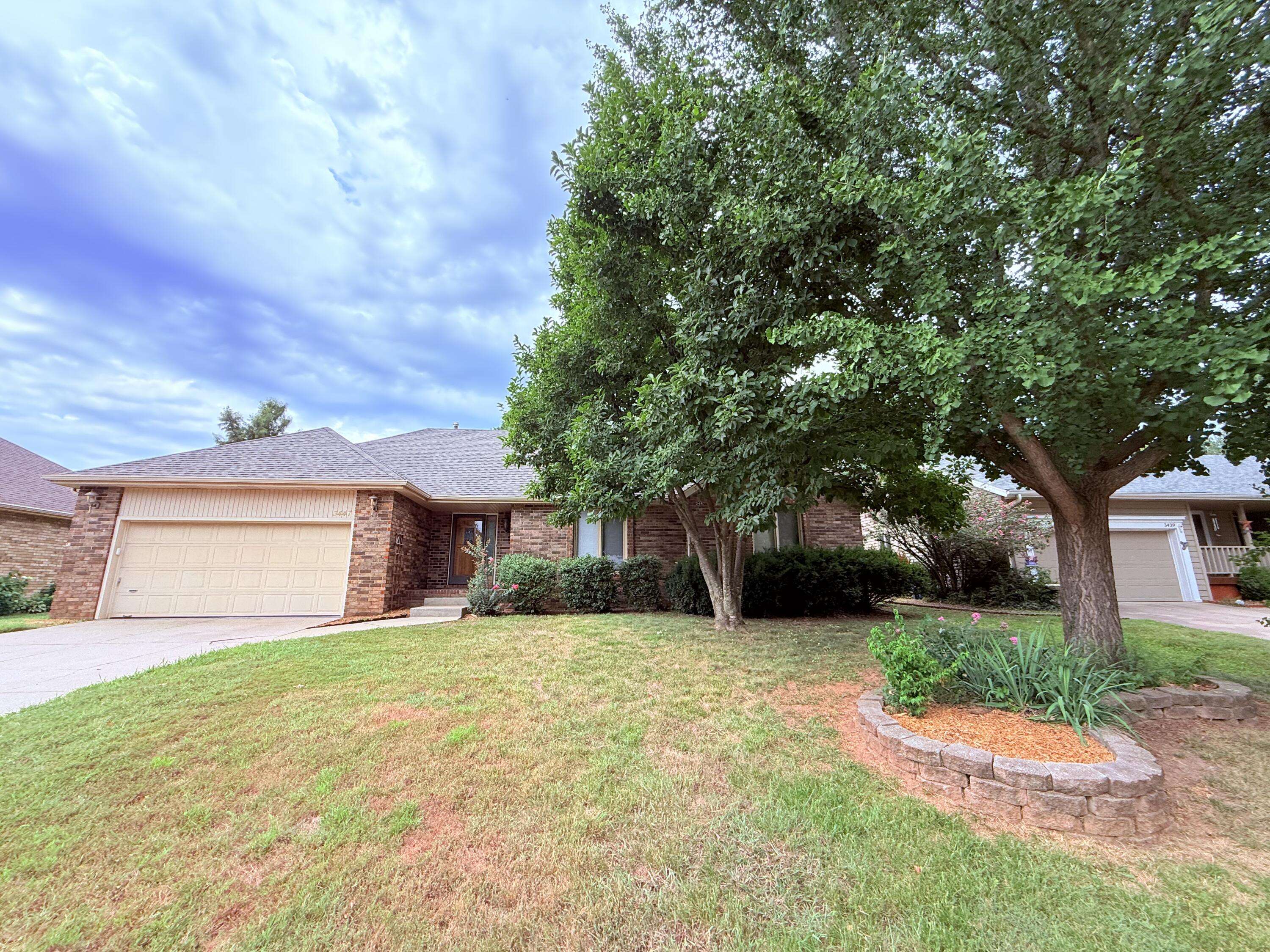 3447 S Valley View AVE, Springfield, MO 65804