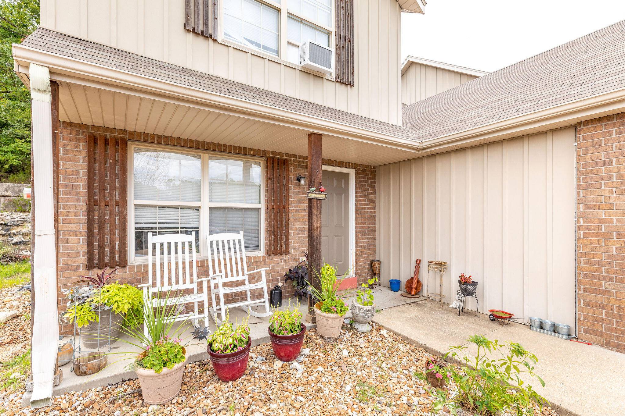 16 Lakeshore DR, Kimberling City, MO 65686