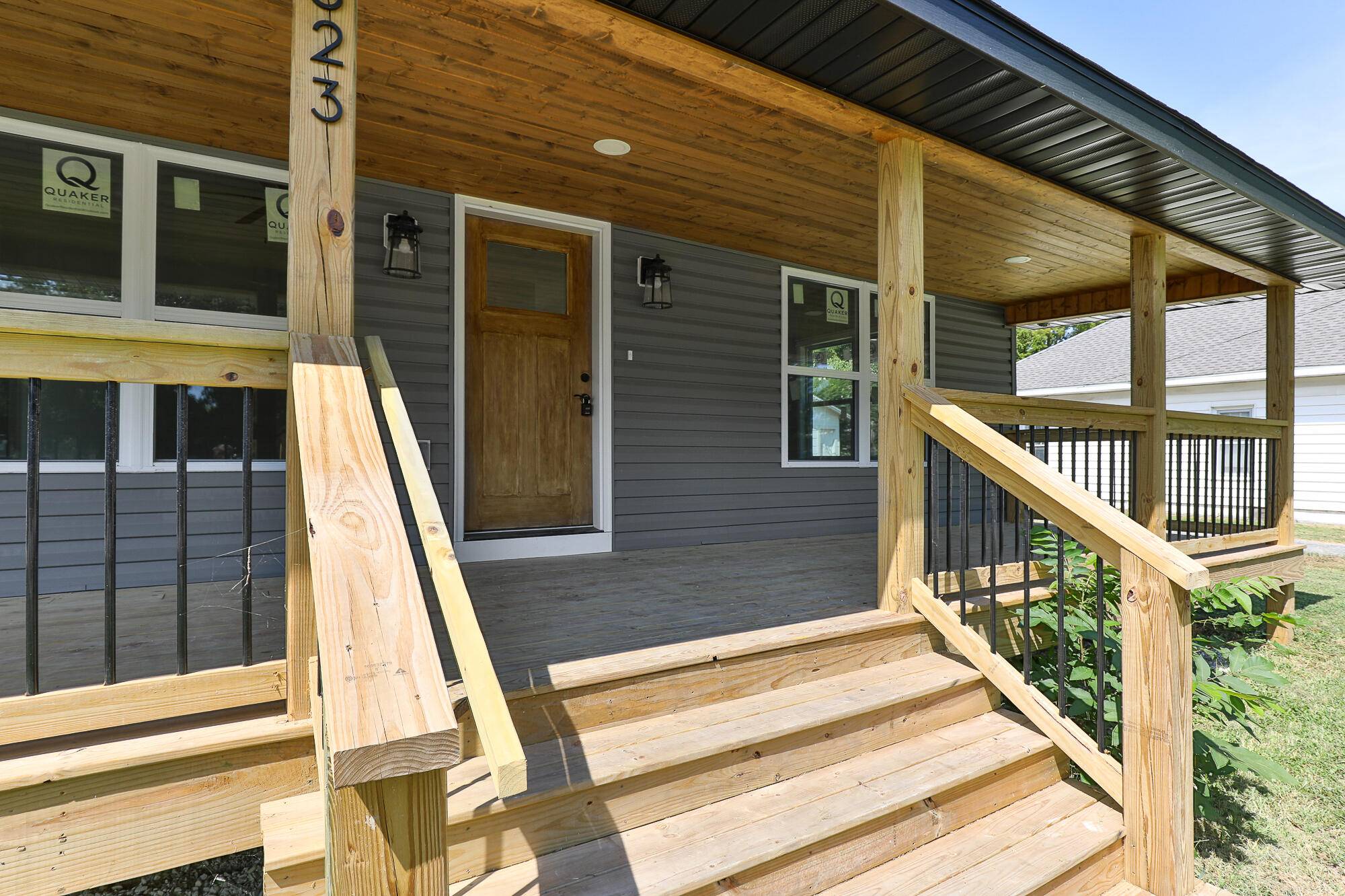 623 N Main AVE, Bolivar, MO 65613