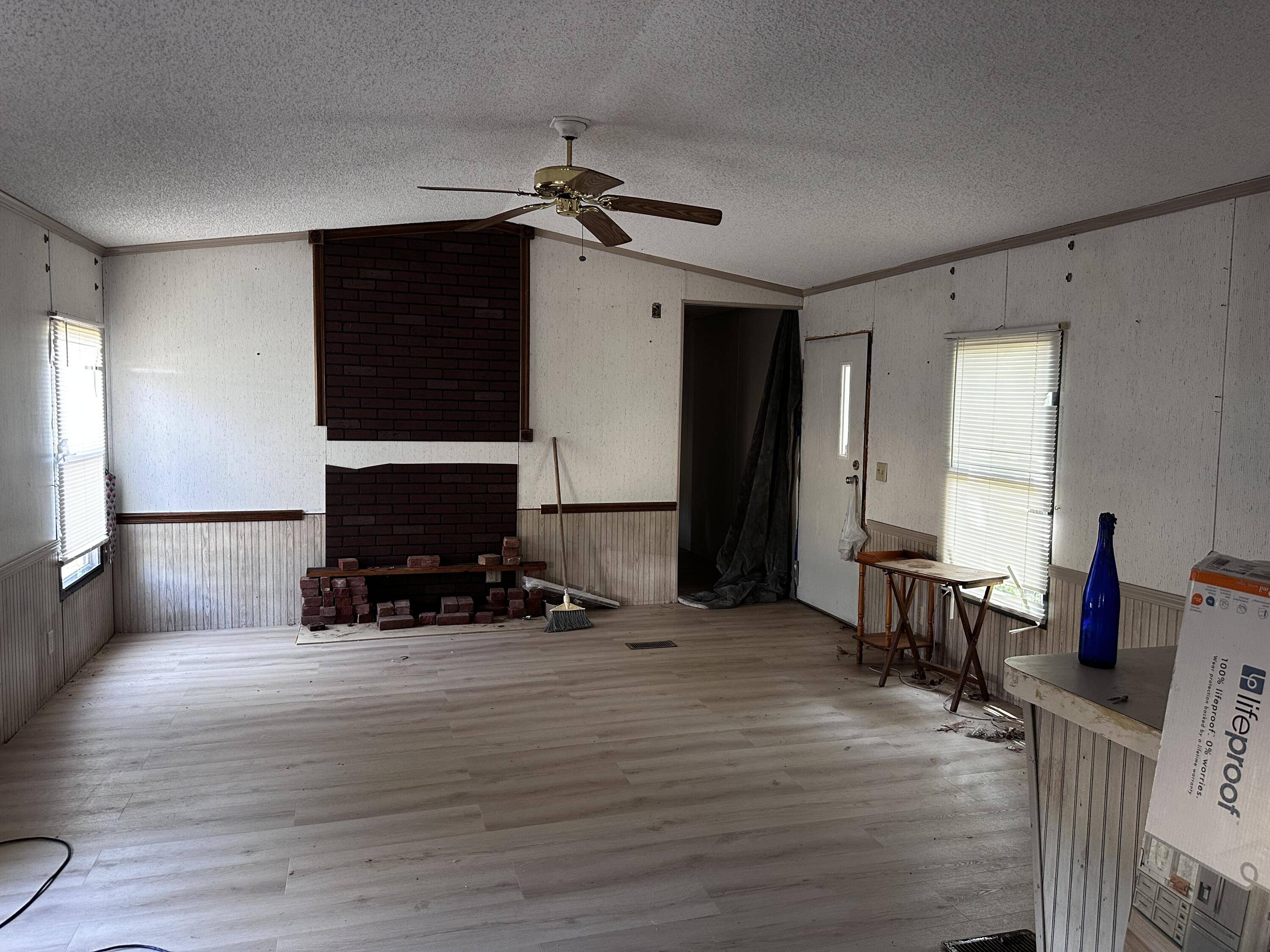 109 Stacy LN, Crane, MO 65633