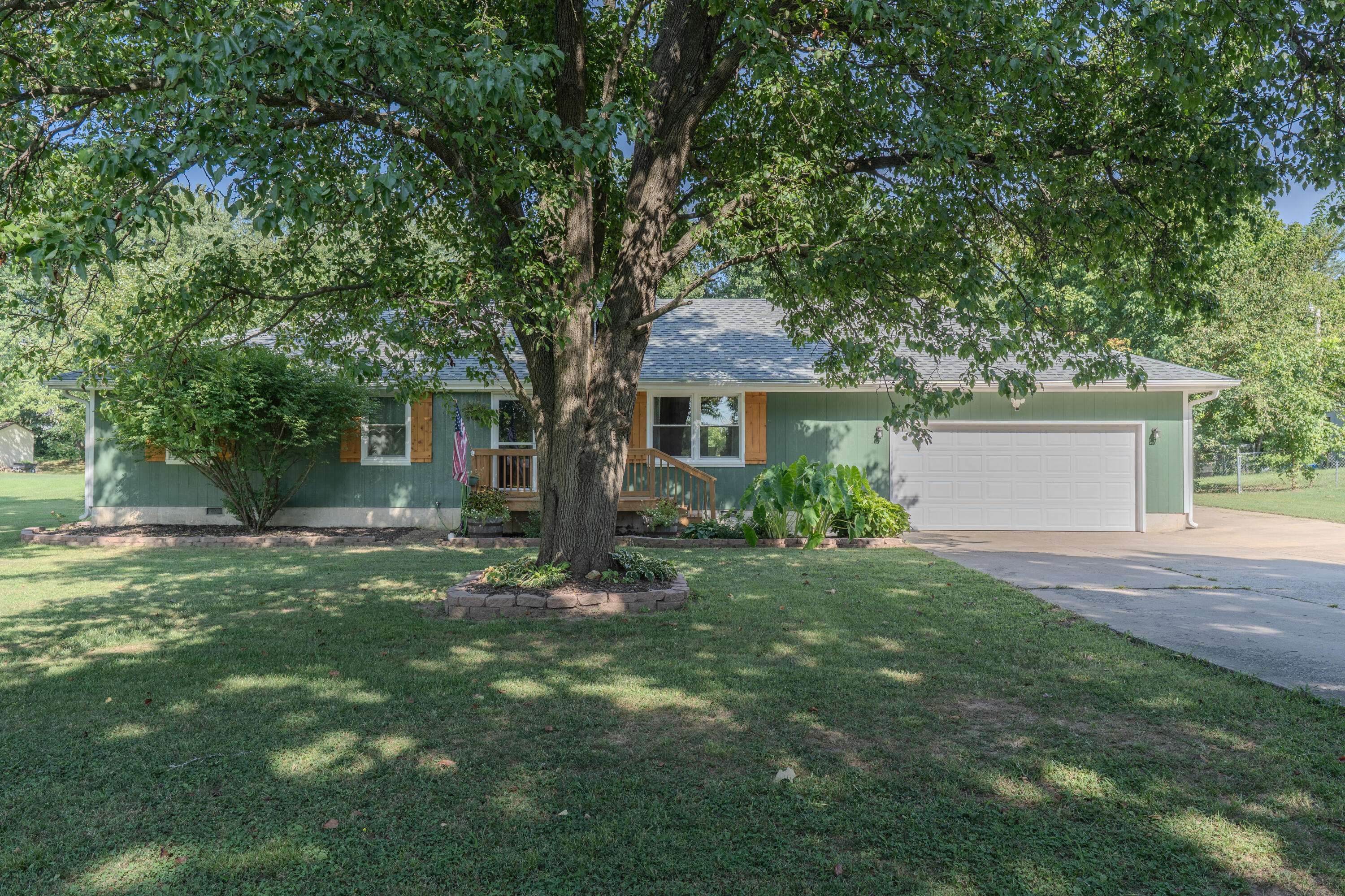 1804 S 14th AVE, Ozark, MO 65721