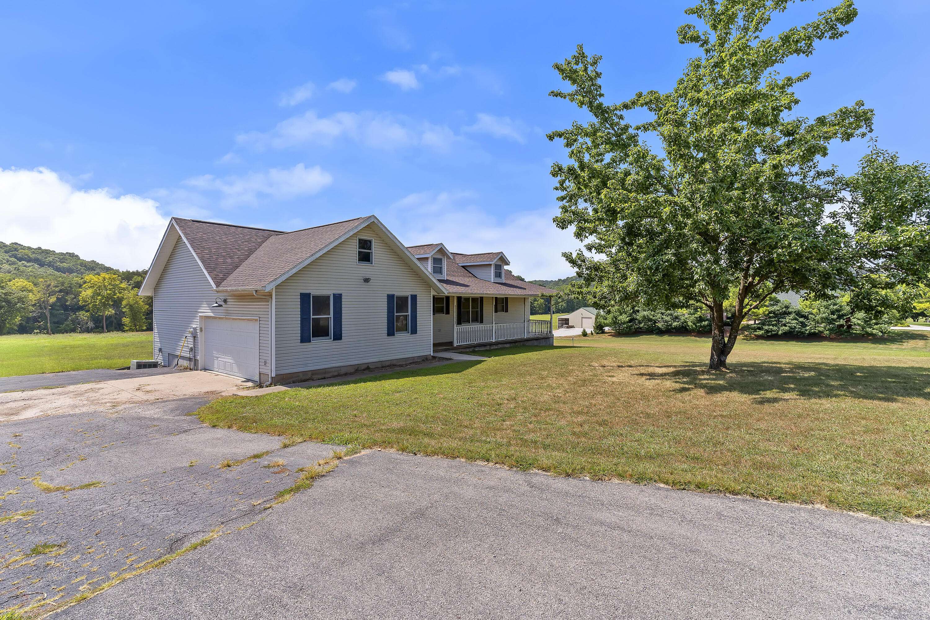 2065 W Horse Haven TRL, Nixa, MO 65714