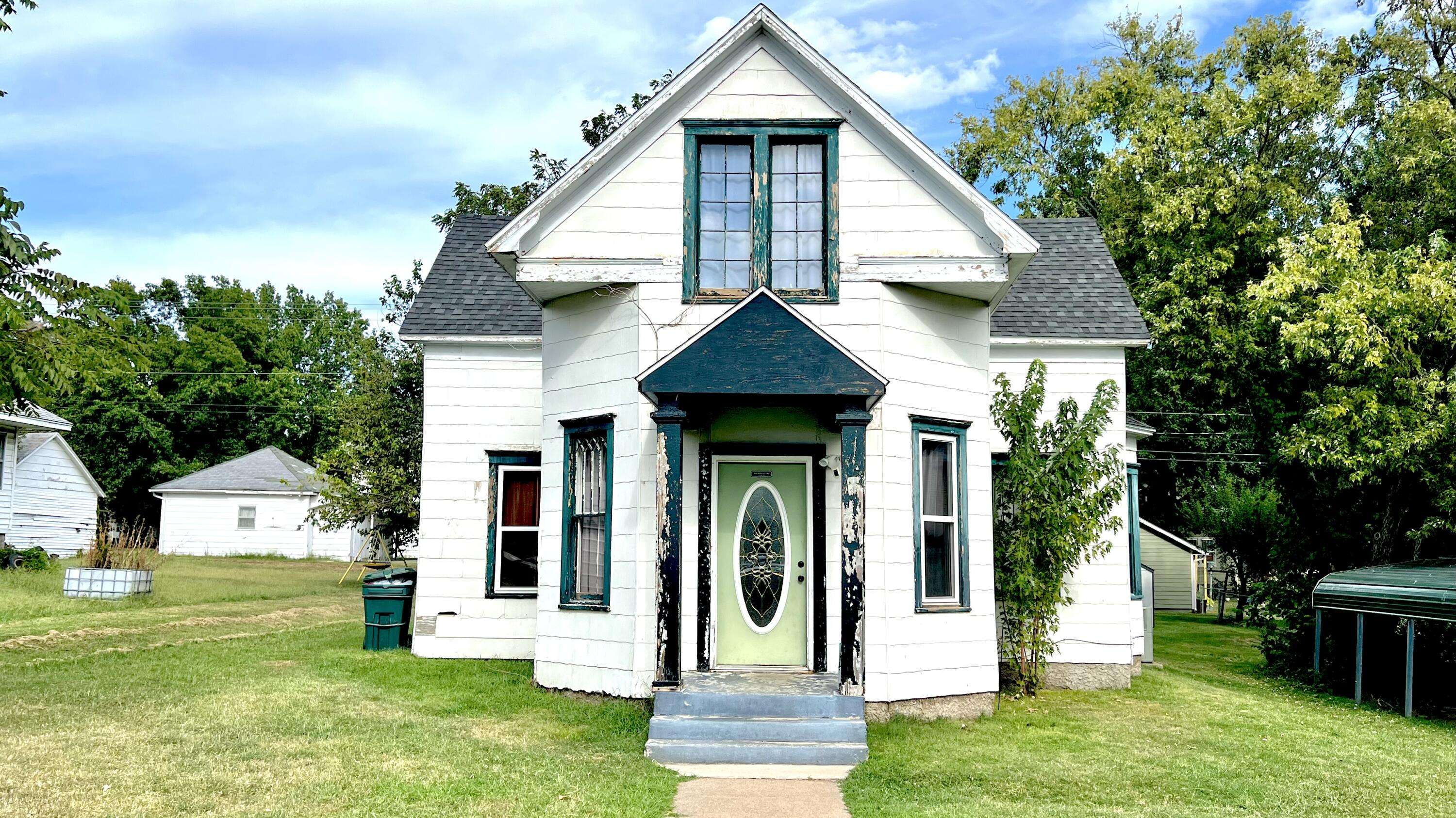 717 Euclid AVE, Monett, MO 65708