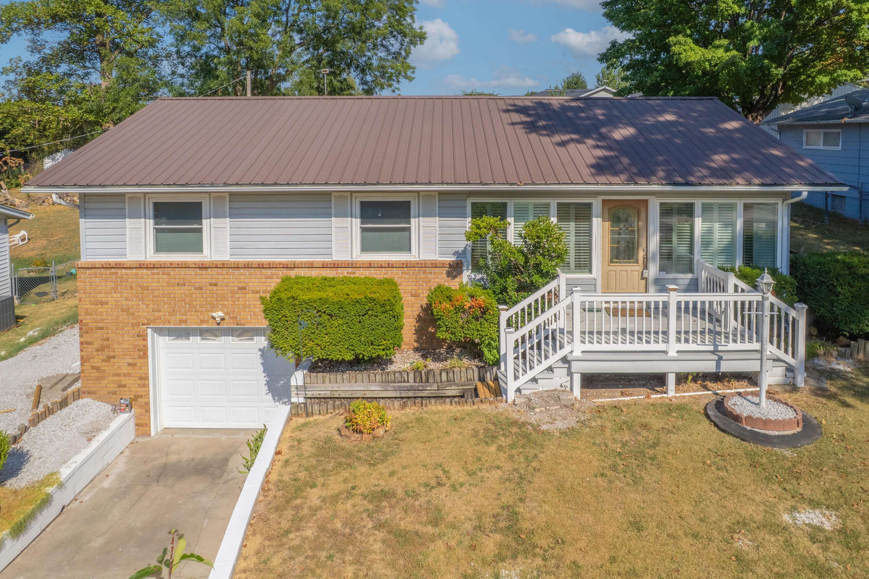 1305 Benton AVE, Neosho, MO 64850