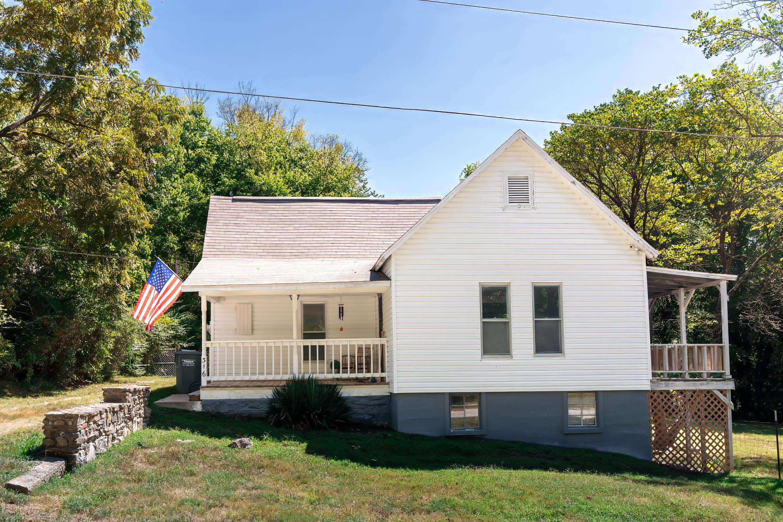 316 S Maple ST, Galena, MO 65656