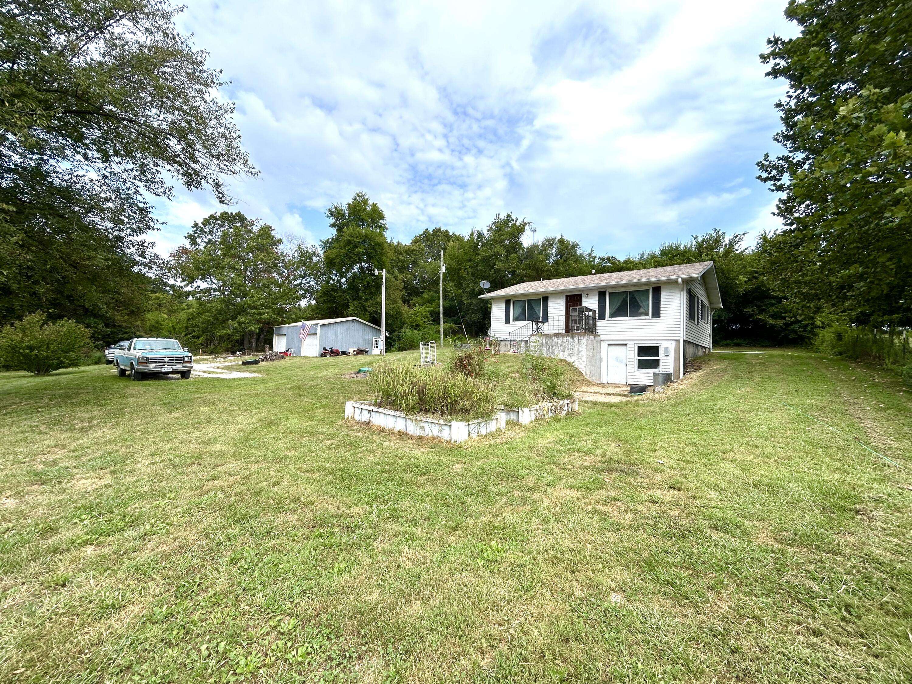 1041 Cameron LN, Mansfield, MO 65704
