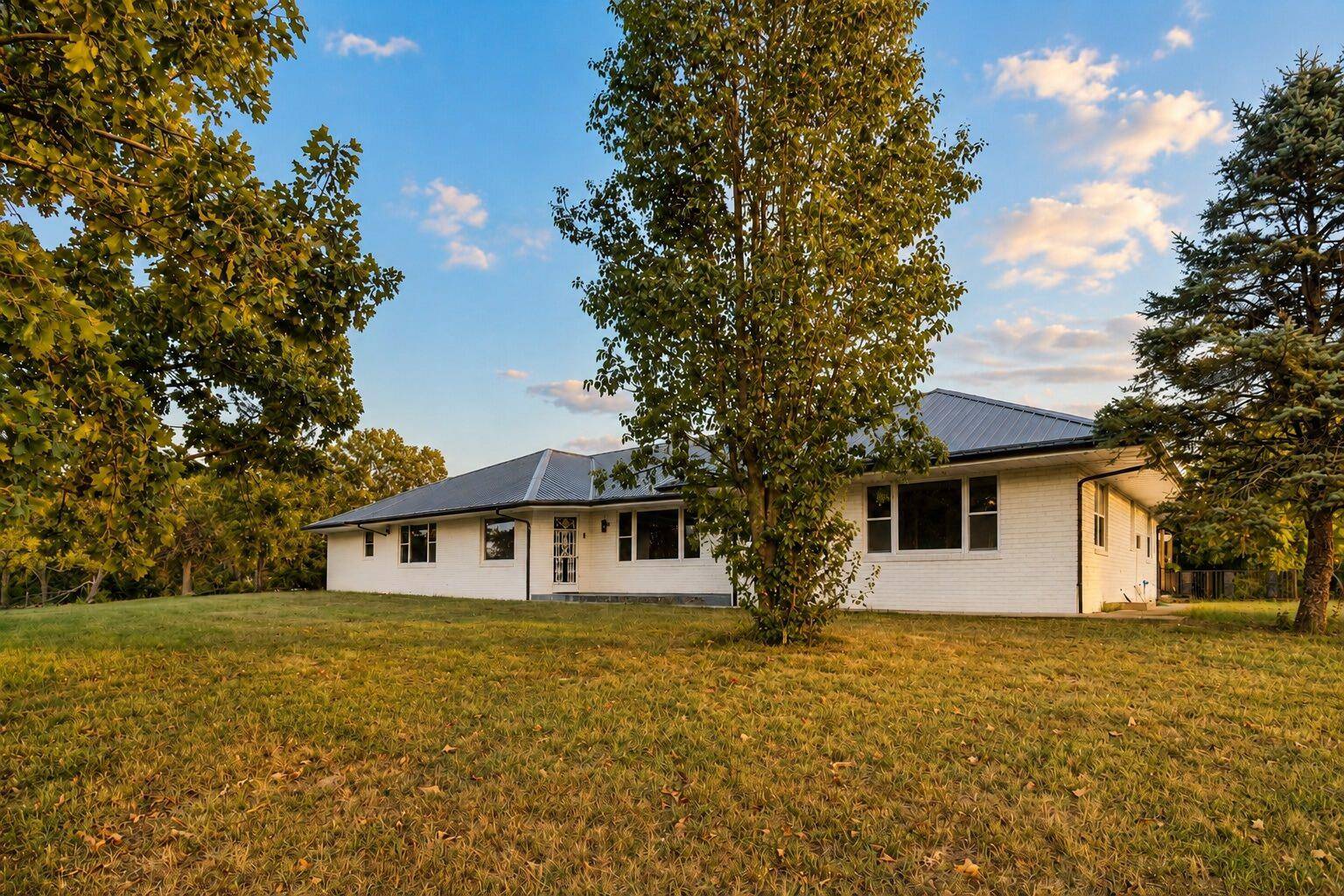 978 E Highway 14, Lead Hill, AR 72644