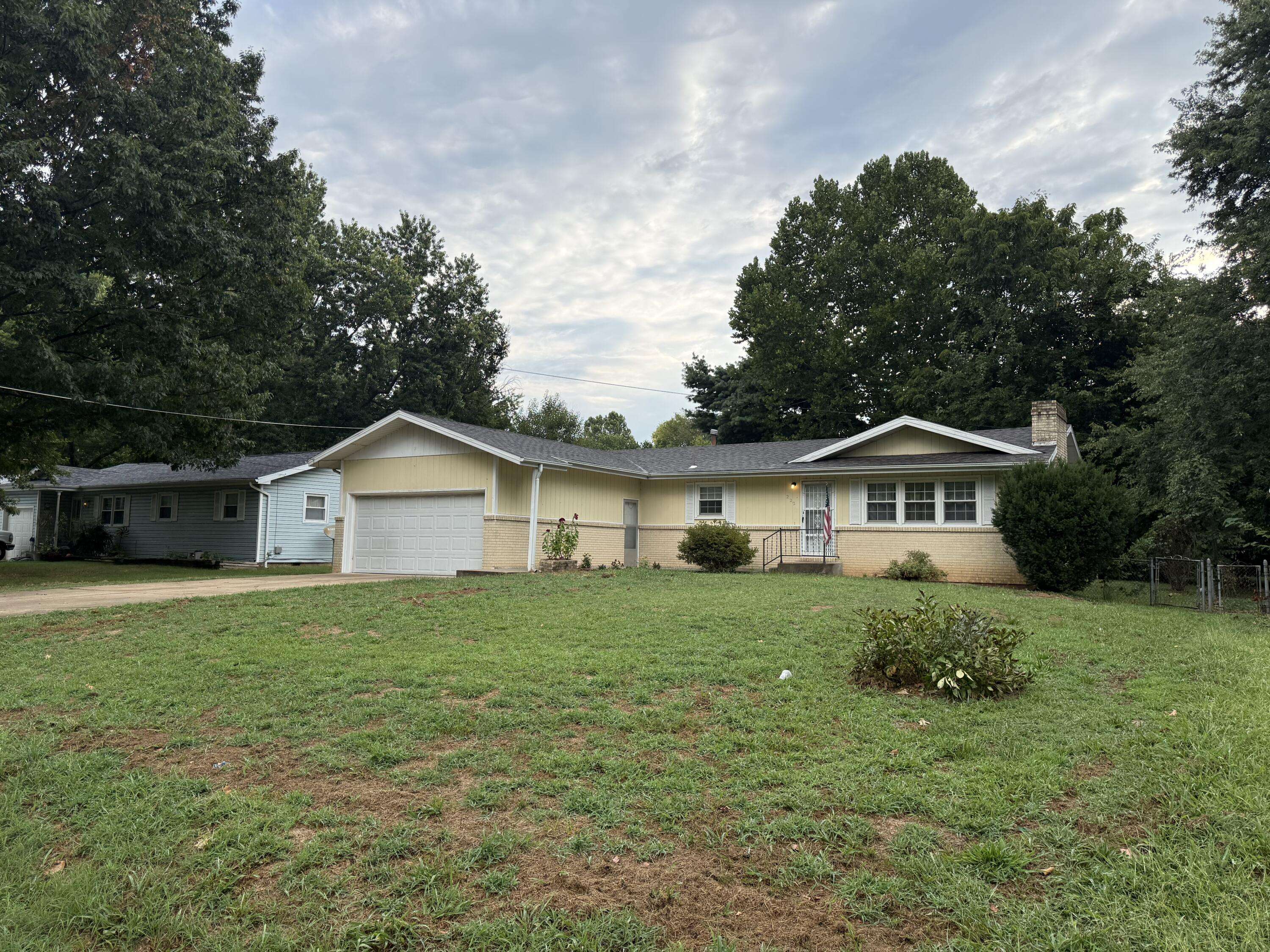 222 S Ken AVE, Springfield, MO 65802