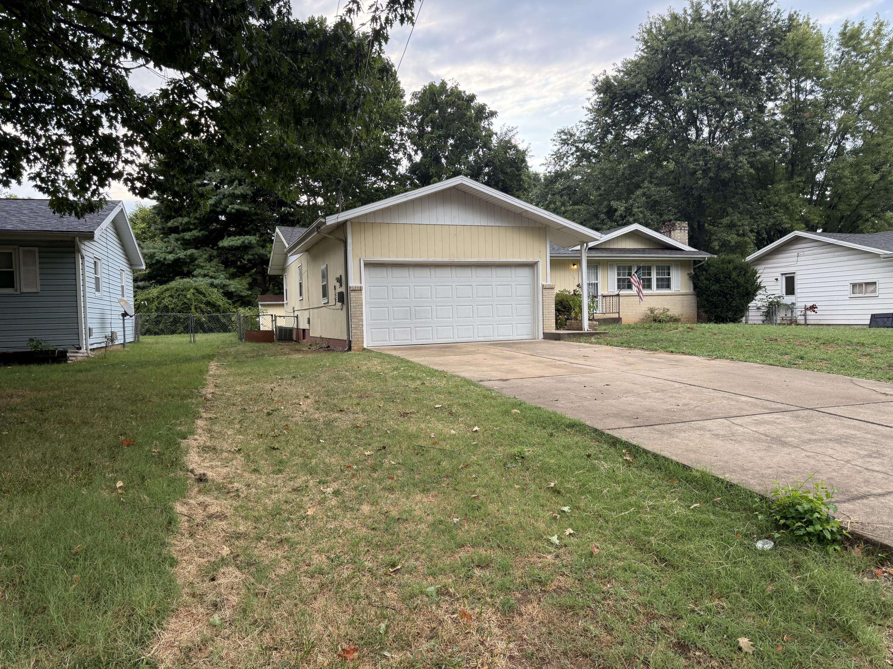 222 S Ken AVE, Springfield, MO 65802