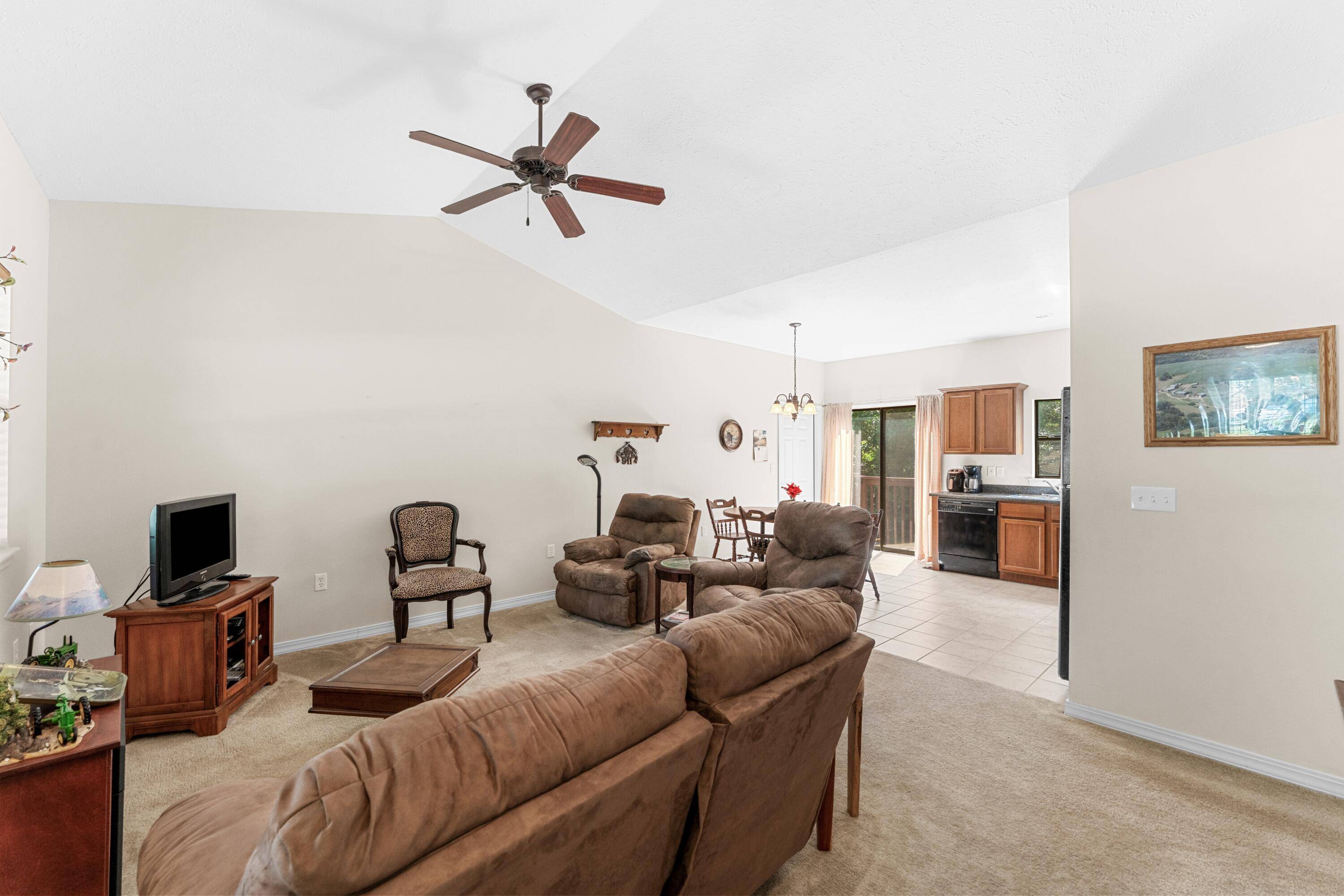 150 Valley Stream CIR, Hollister, MO 65672