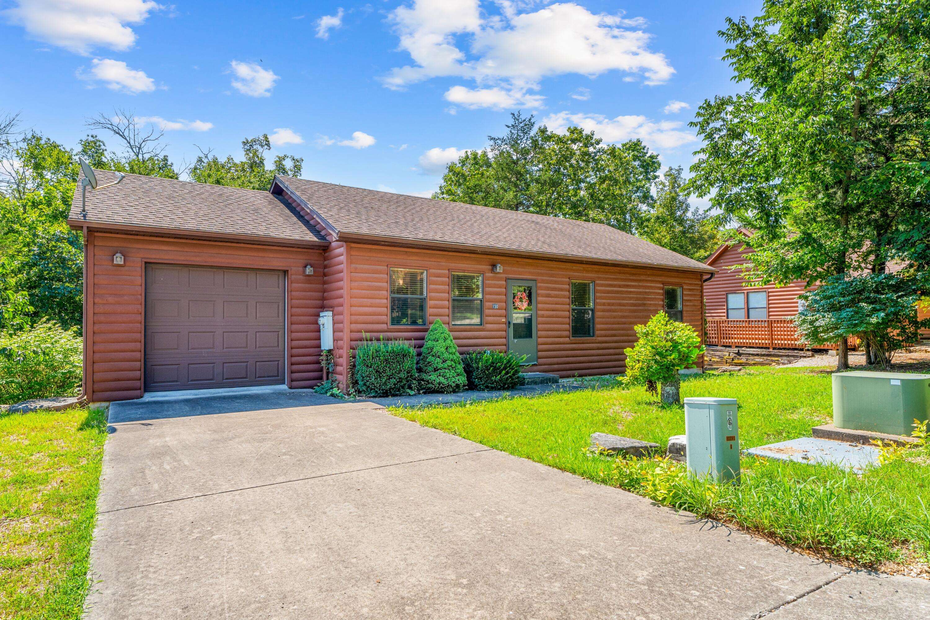 150 Valley Stream CIR, Hollister, MO 65672