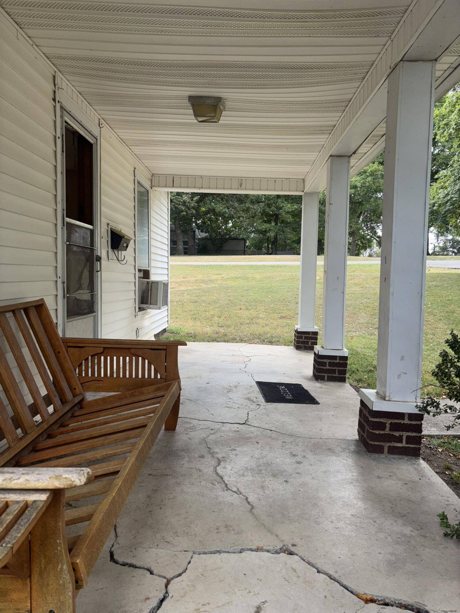 736 E 14th ST, Baxter Springs, KS 66713