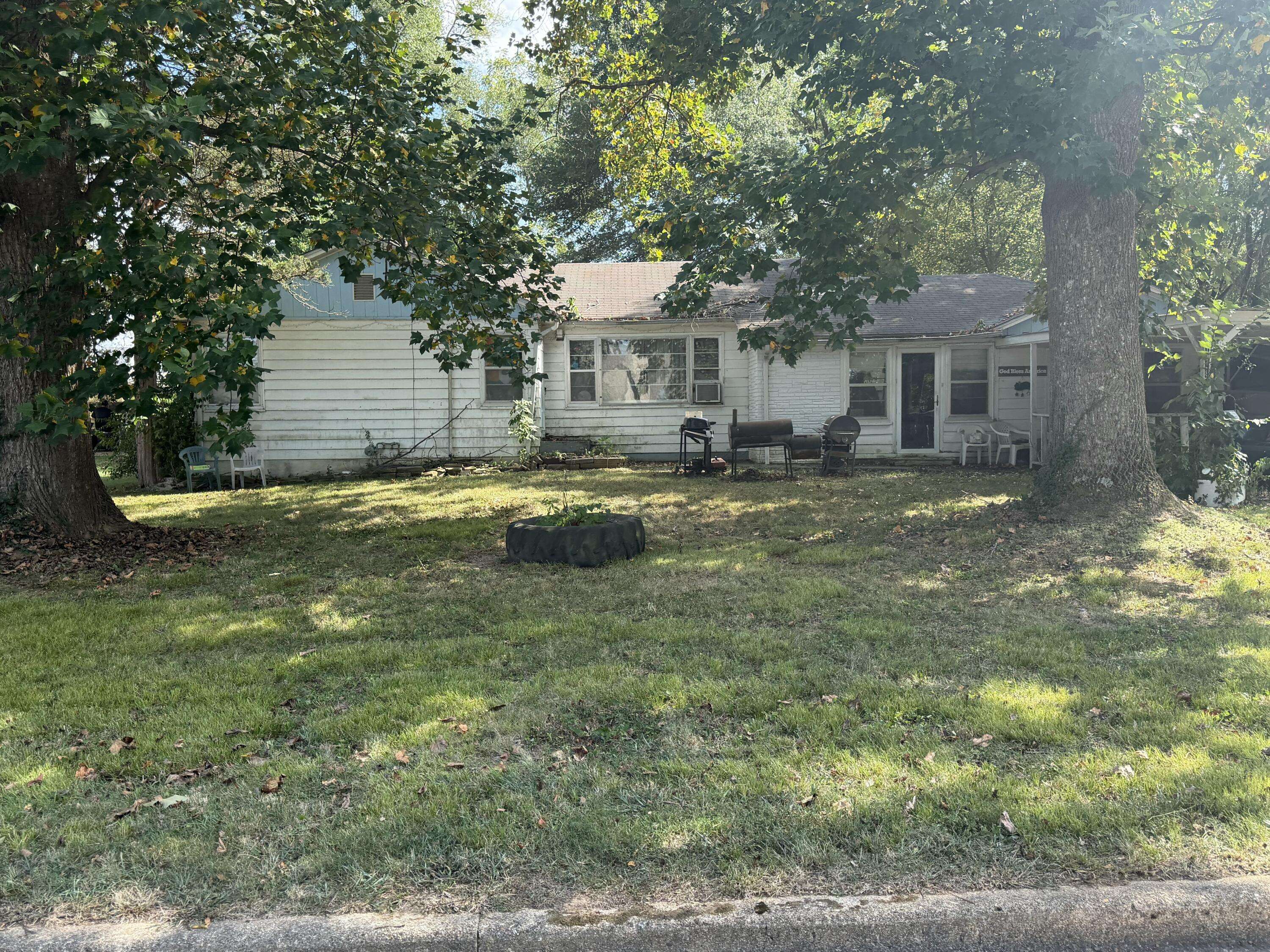 1038 Grace AVE, West Plains, MO 65775
