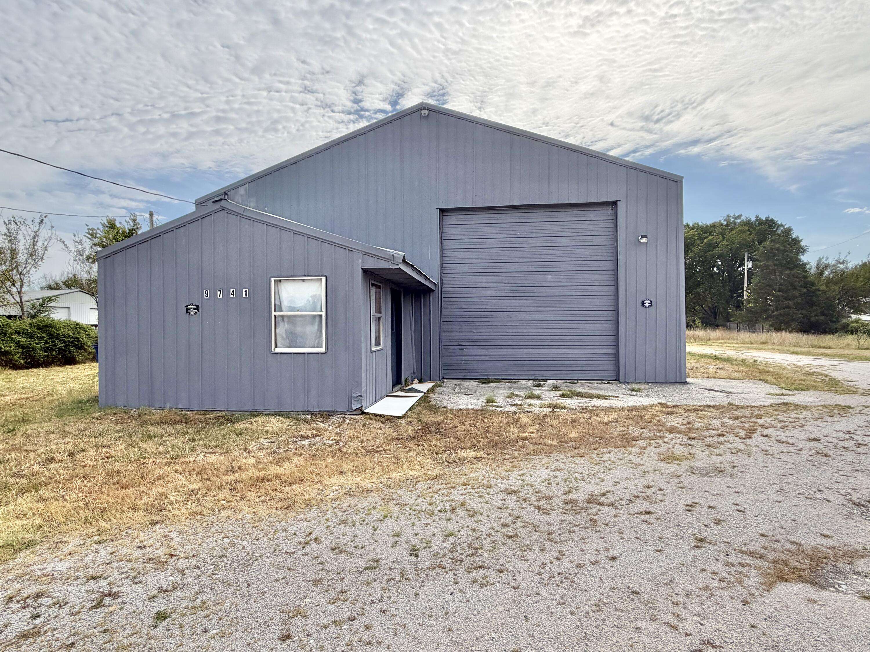 9741 Gateway DR, Neosho, MO 64850