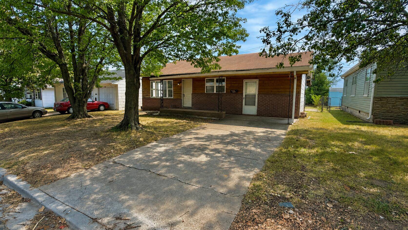 1406 W 5th ST, Joplin, MO 64801