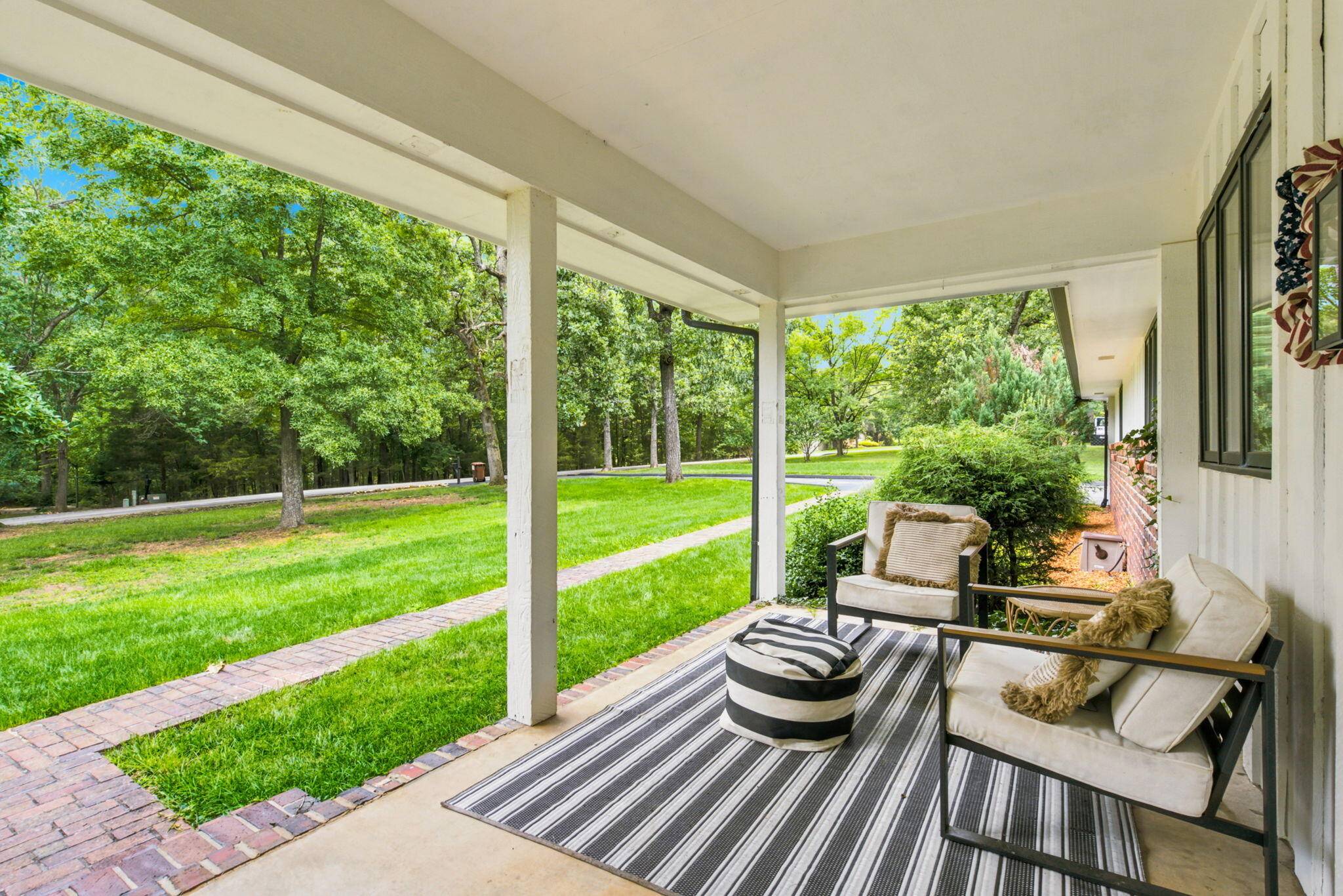2956 S Roth Oaks AVE, Springfield, MO 65809