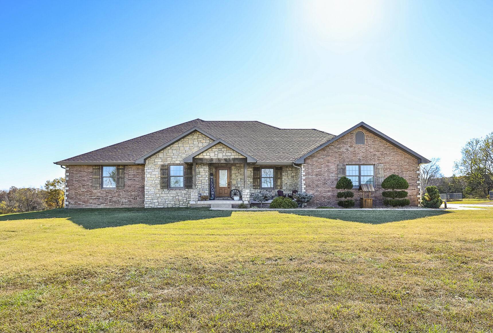1558 E 432nd RD, Bolivar, MO 65613