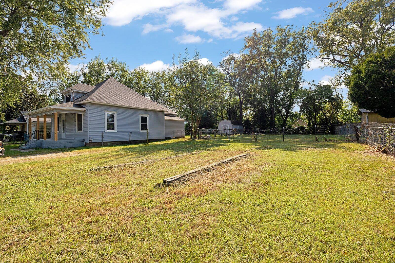 1223 N Forest AVE, Springfield, MO 65802