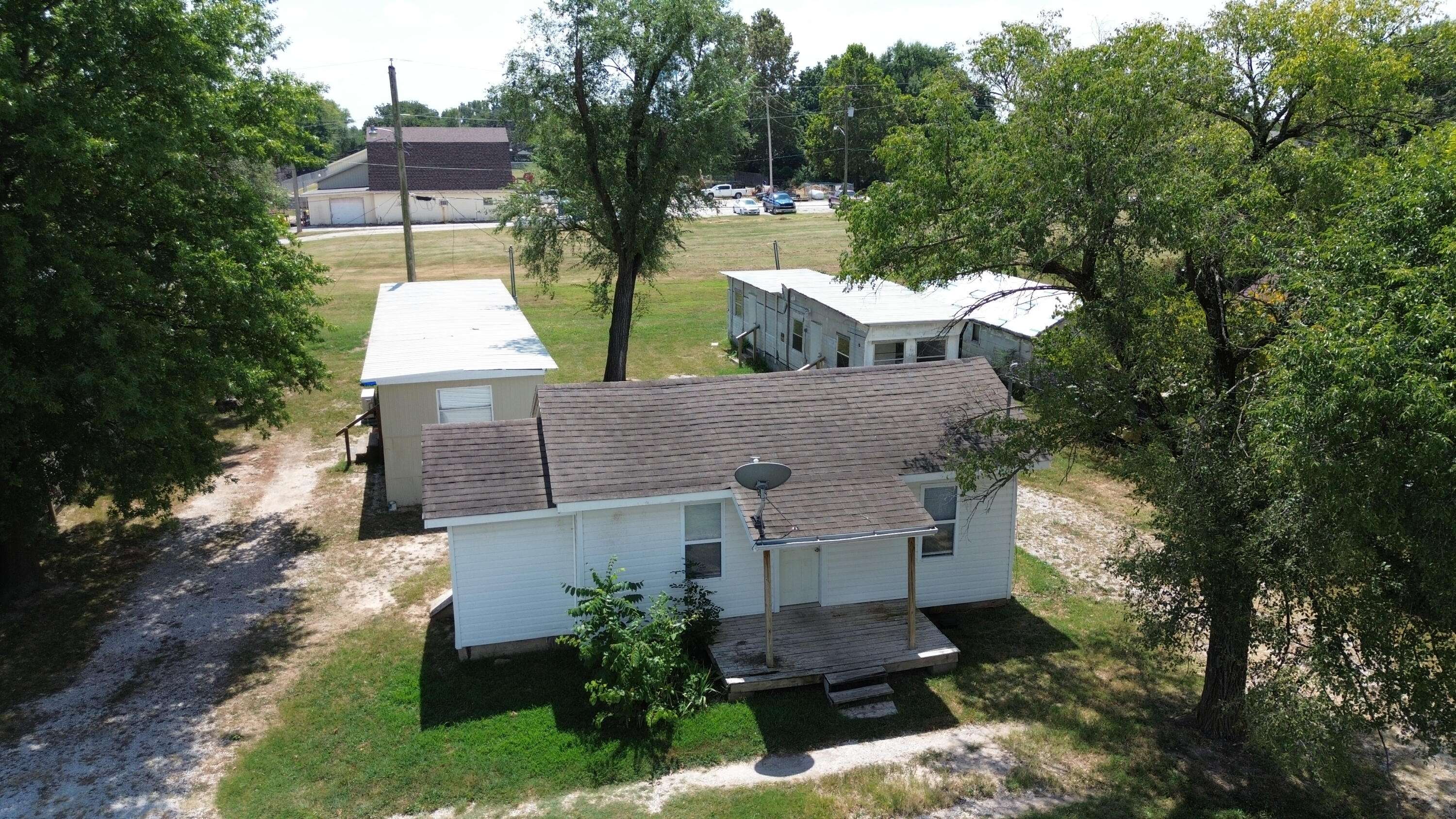 402 W Colgate ST, Bolivar, MO 65613