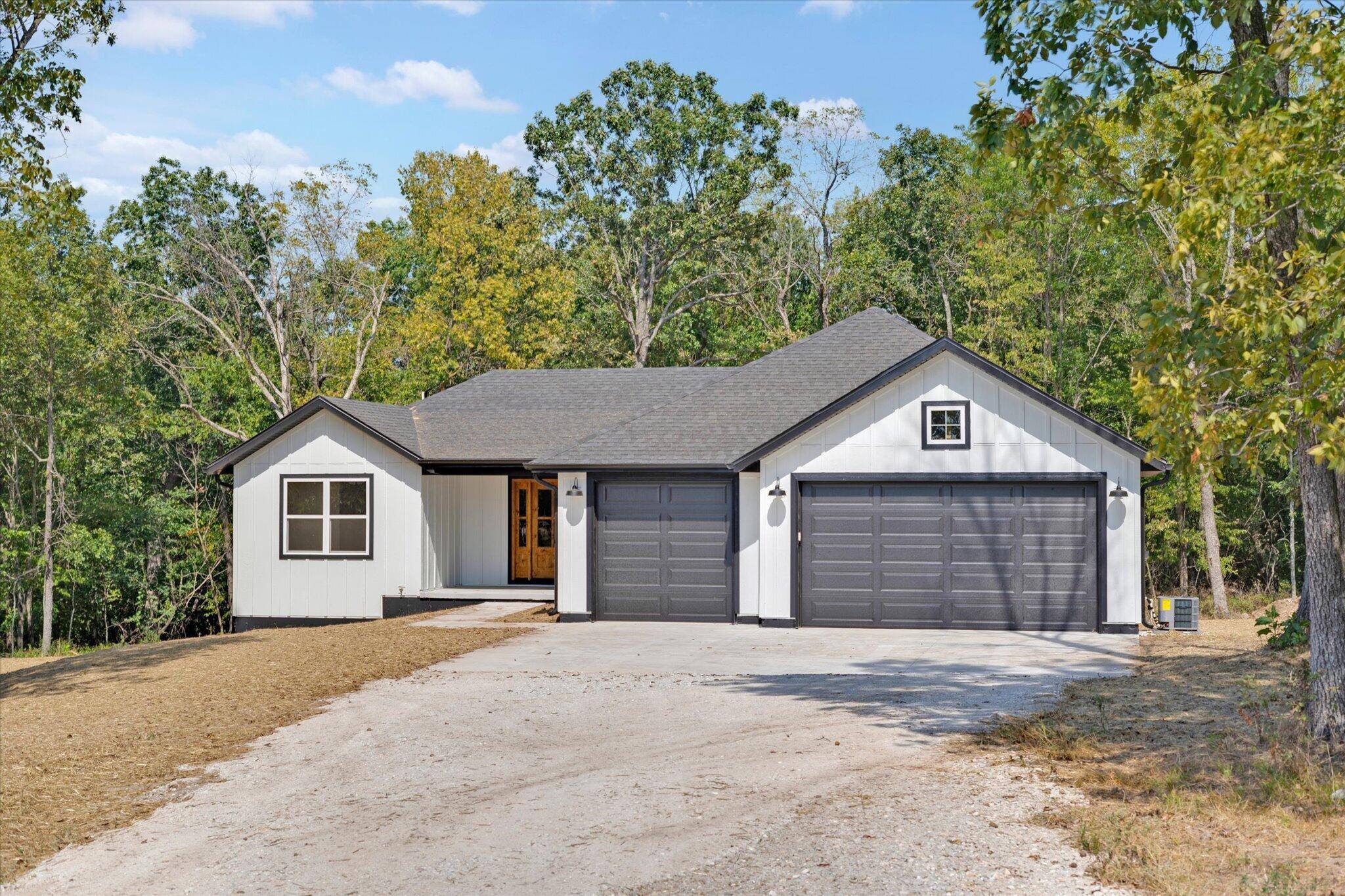 6826 N Farm Road 53, Walnut Grove, MO 65770