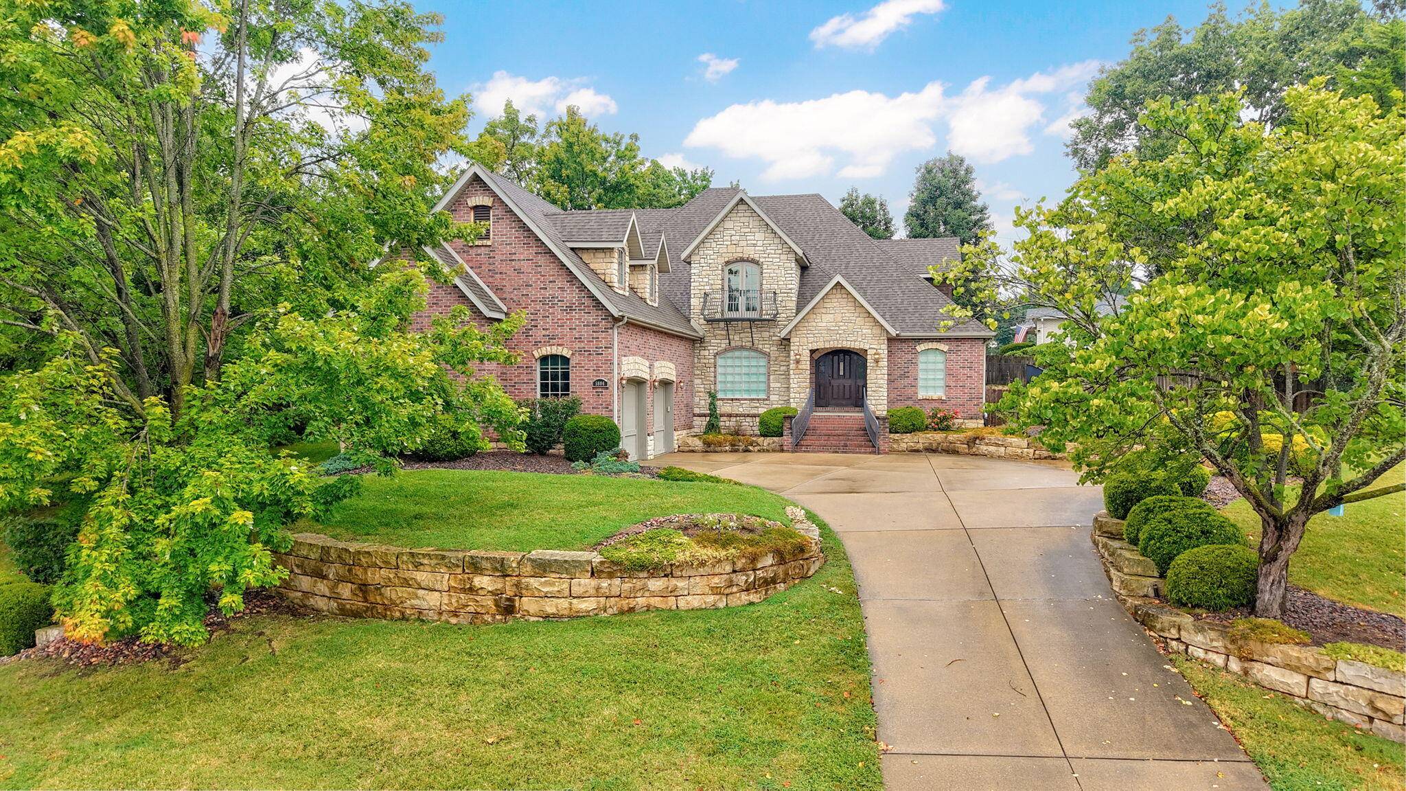 5806 S Brightwater TRL, Springfield, MO 65810