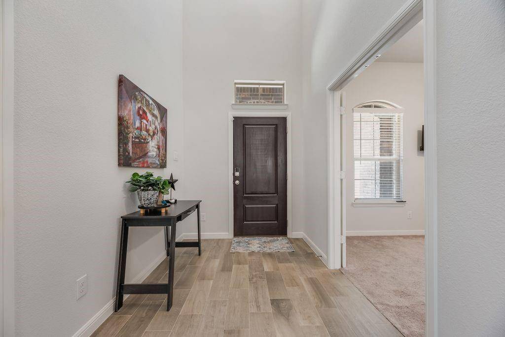7807 Links Drive, Arlington, TX 76001