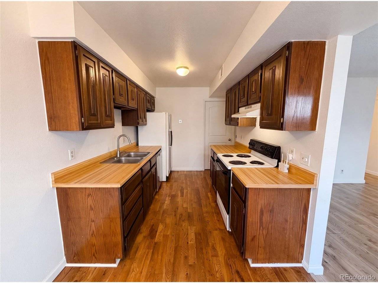 9867 Lane, Denver, CO 80260