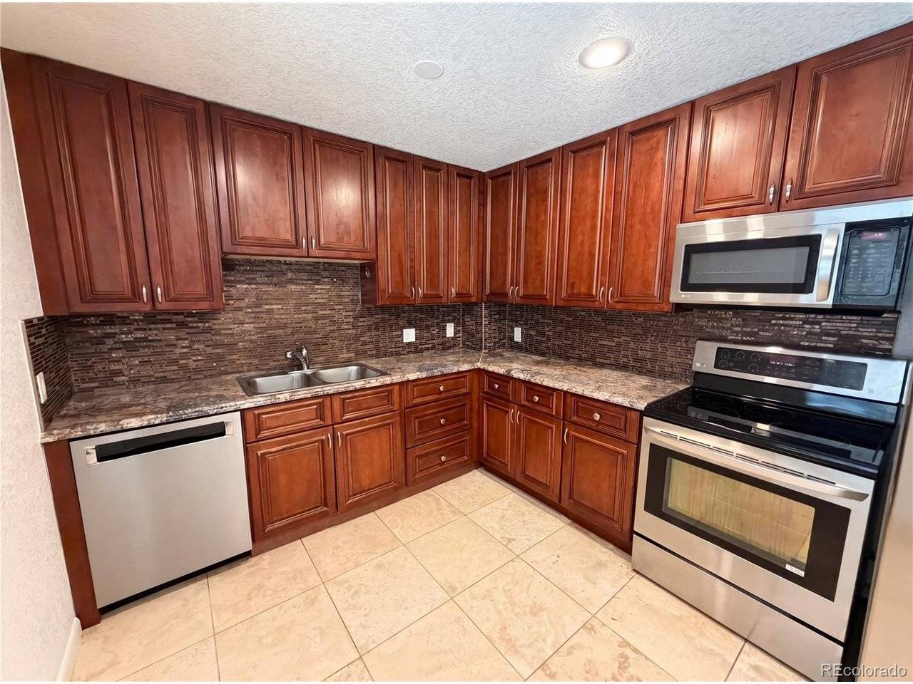 5421 Raritan, Denver, CO 80221