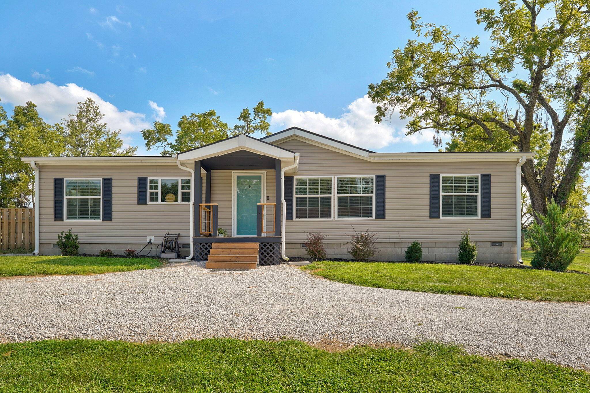 1186 Shawnee RD, Sparta, MO 65753