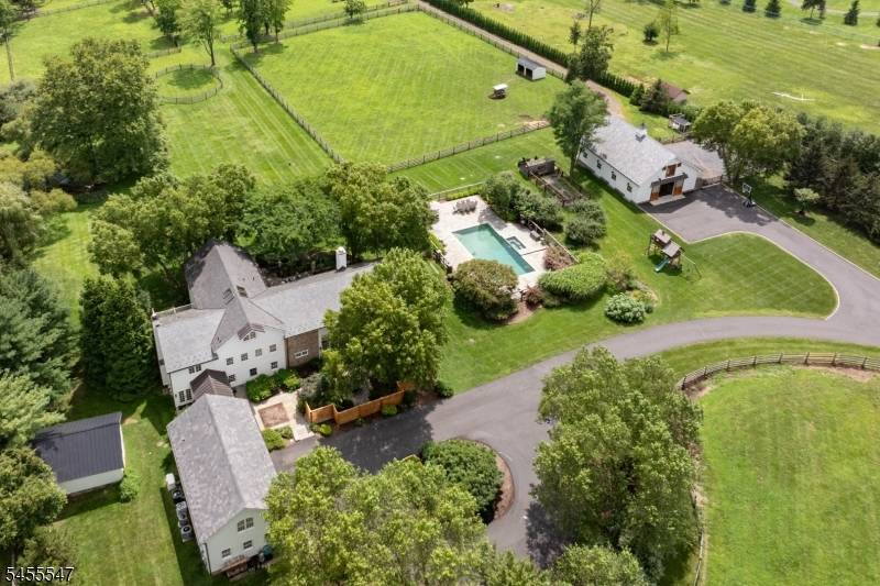 152 Harbourton Woodsville, Hopewell Twp., NJ 08530