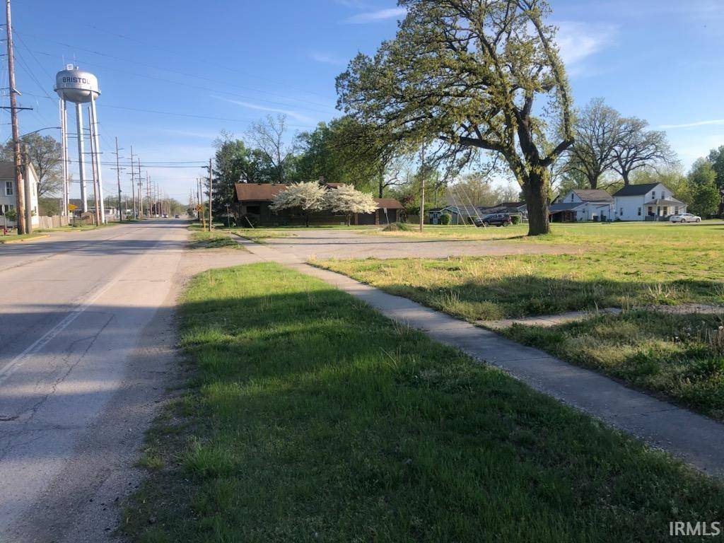 305 S Division ST, Bristol, IN 46507