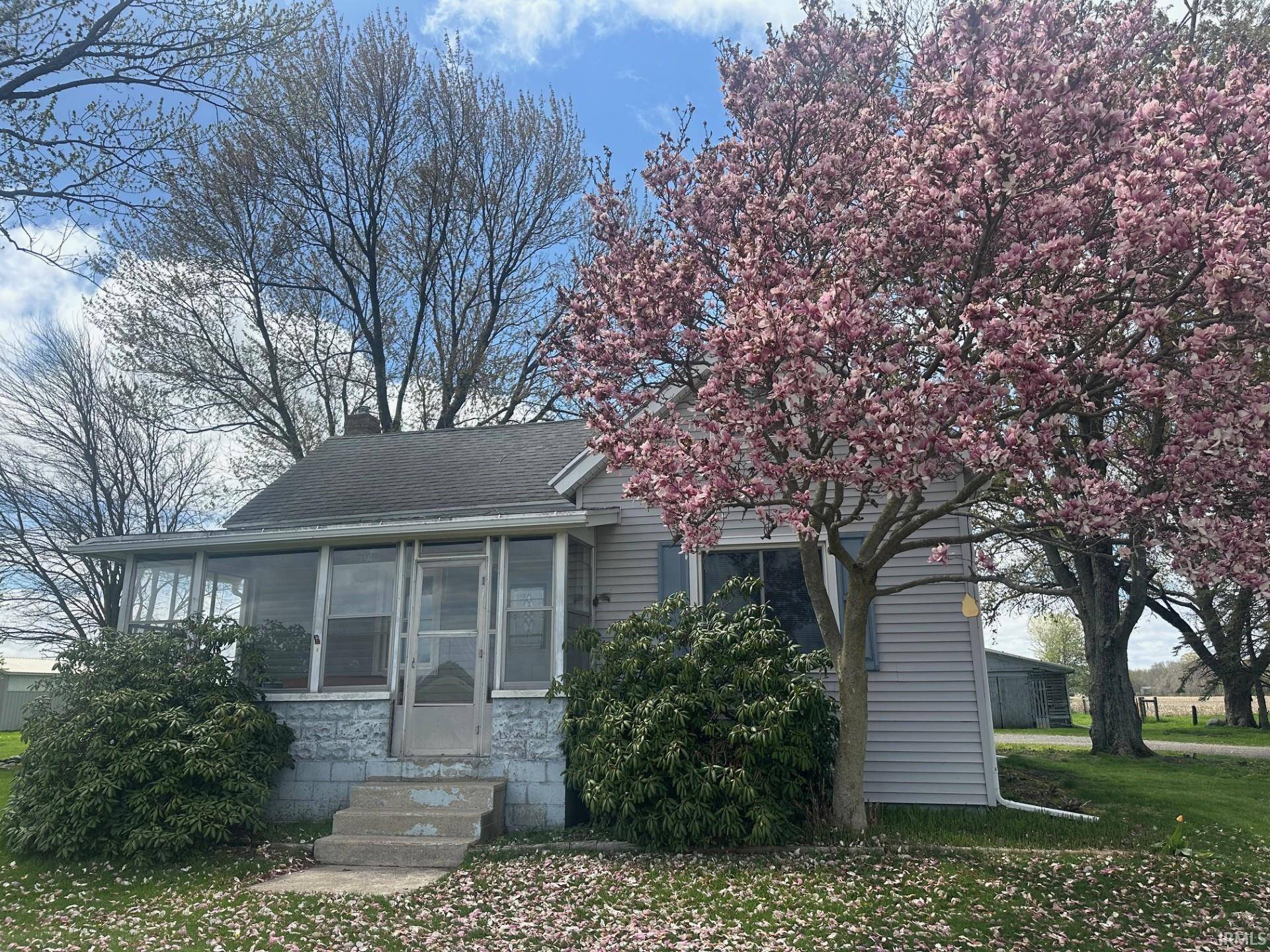 56763 Tulip RD, New Carlisle, IN 46552-9741