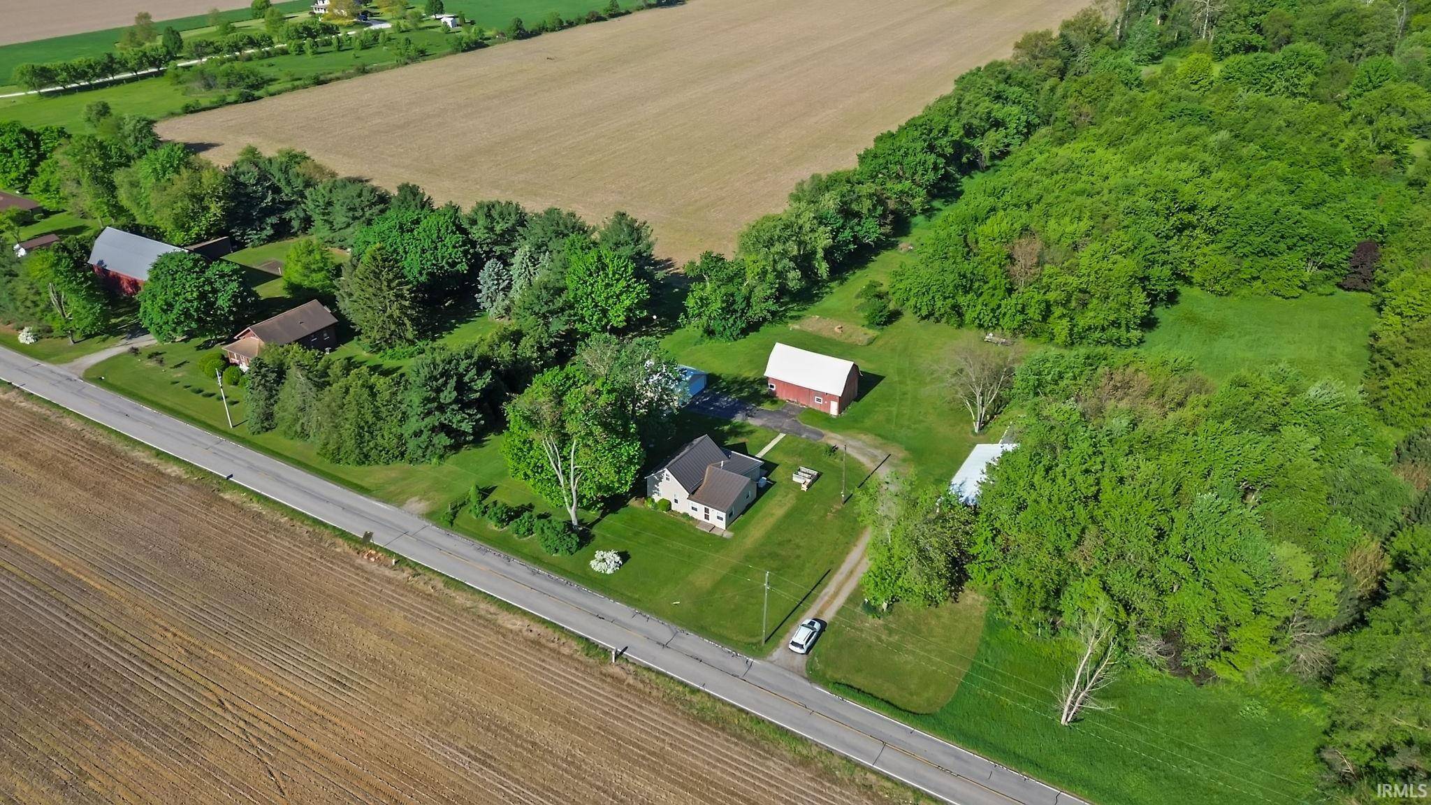 56611 Tulip RD, New Carlisle, IN 46552