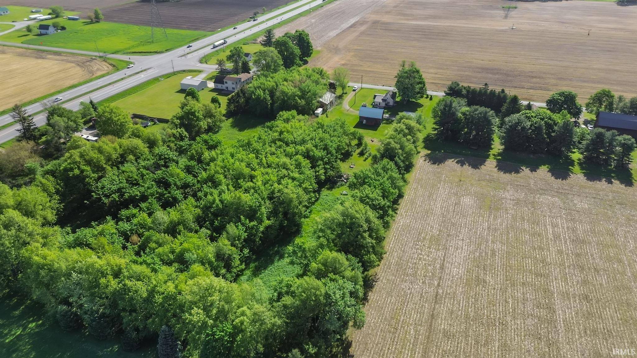 56611 Tulip RD, New Carlisle, IN 46552