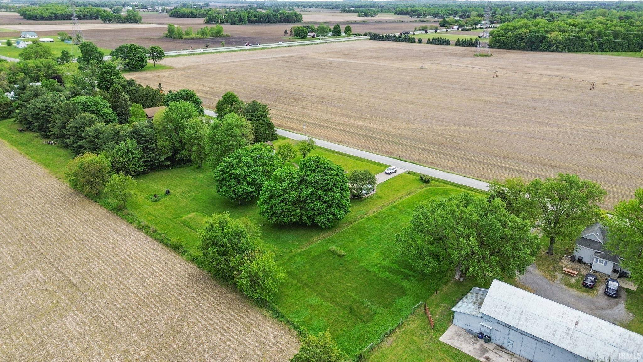 56729 Tulip RD, New Carlisle, IN 46552