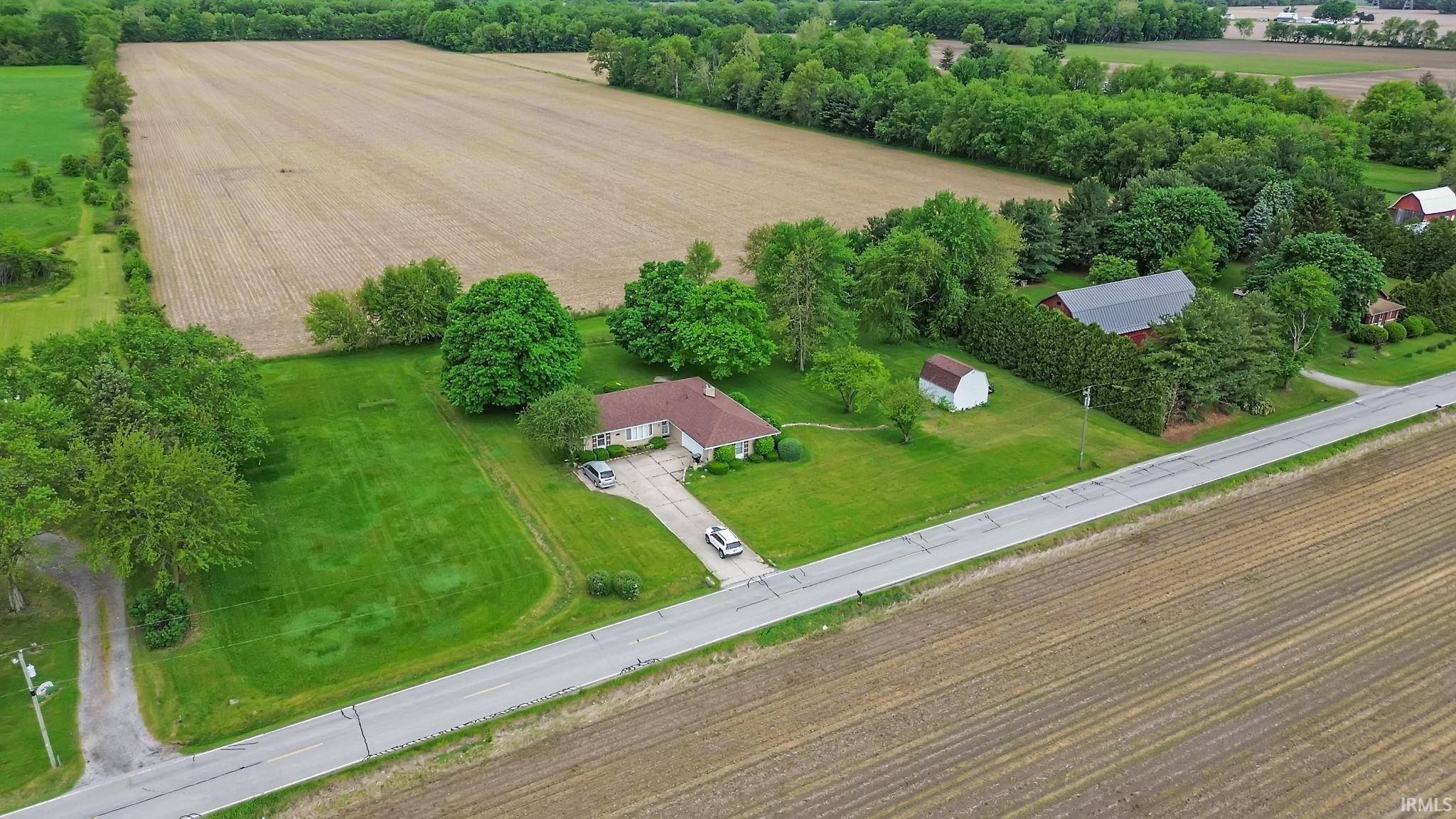 56729 Tulip RD, New Carlisle, IN 46552