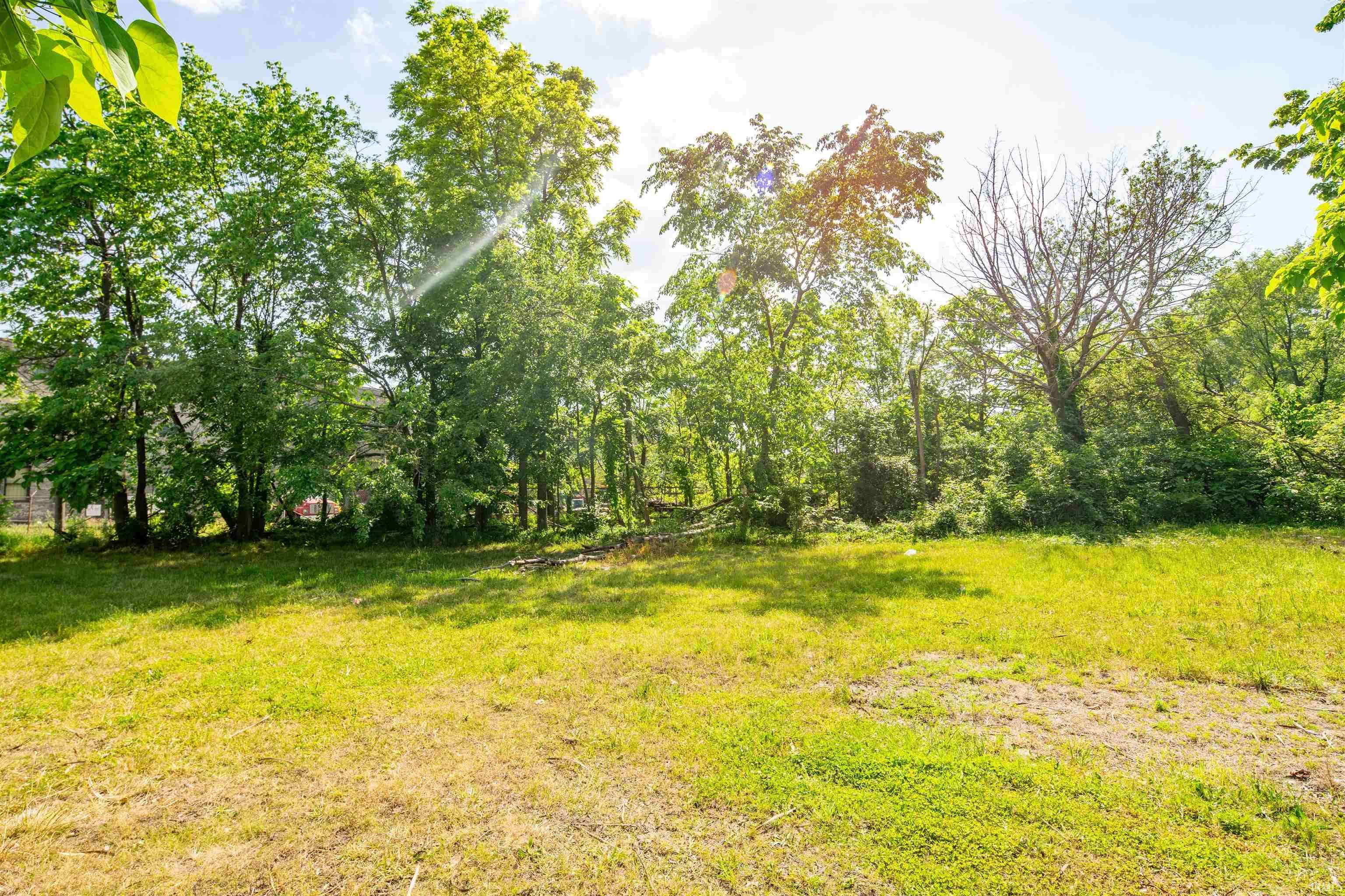 225 College ST, South Bend, IN 46628-2114