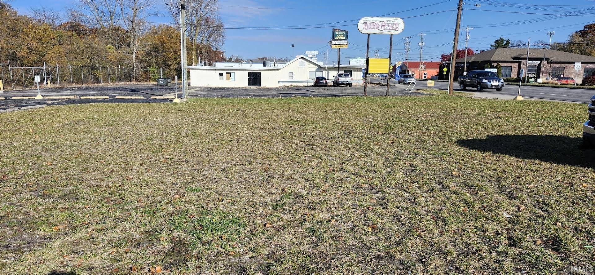 1731 Cassopolis ST, Elkhart, IN 46514