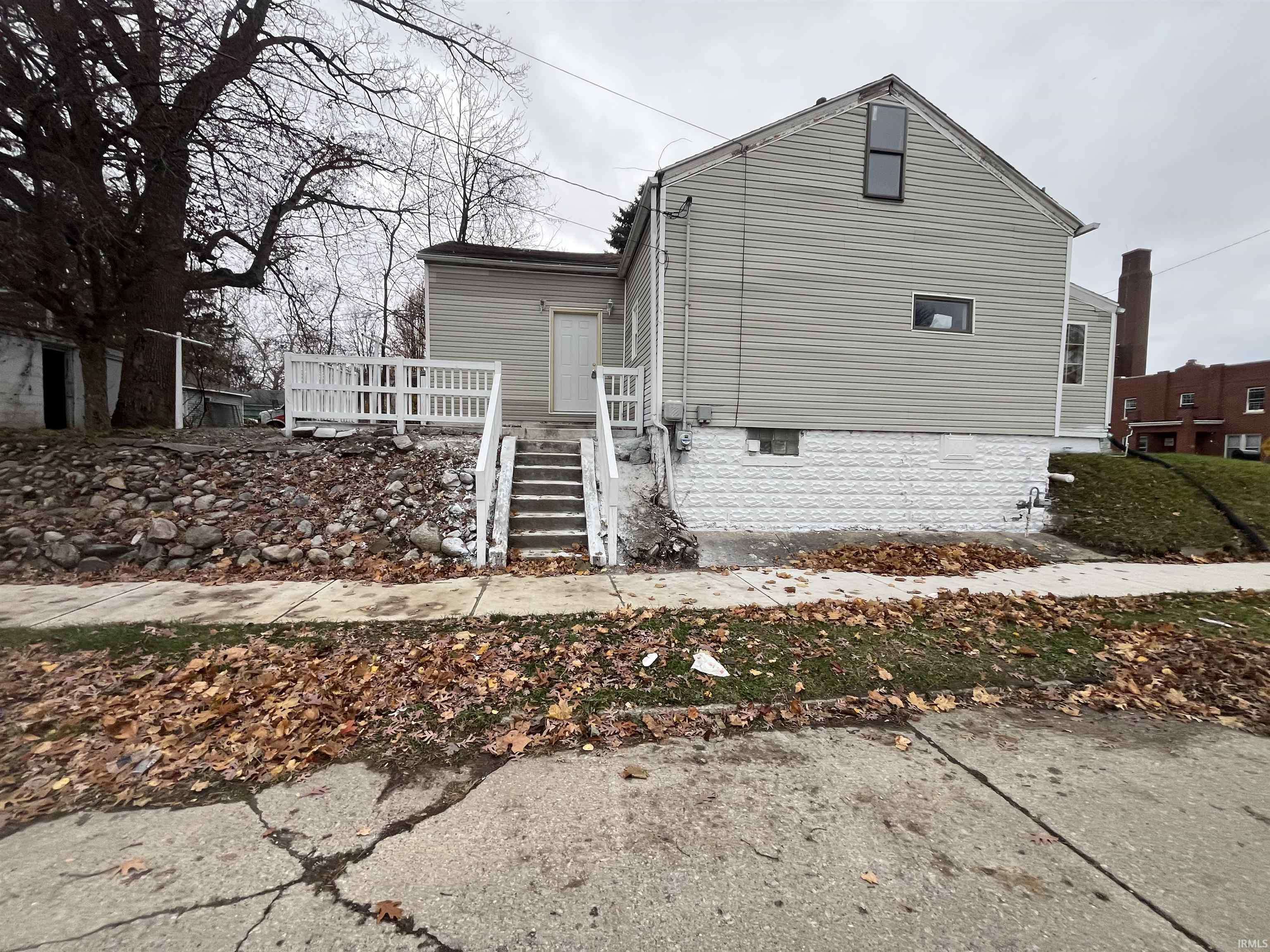 726 W Calvert ST, South Bend, IN 46613