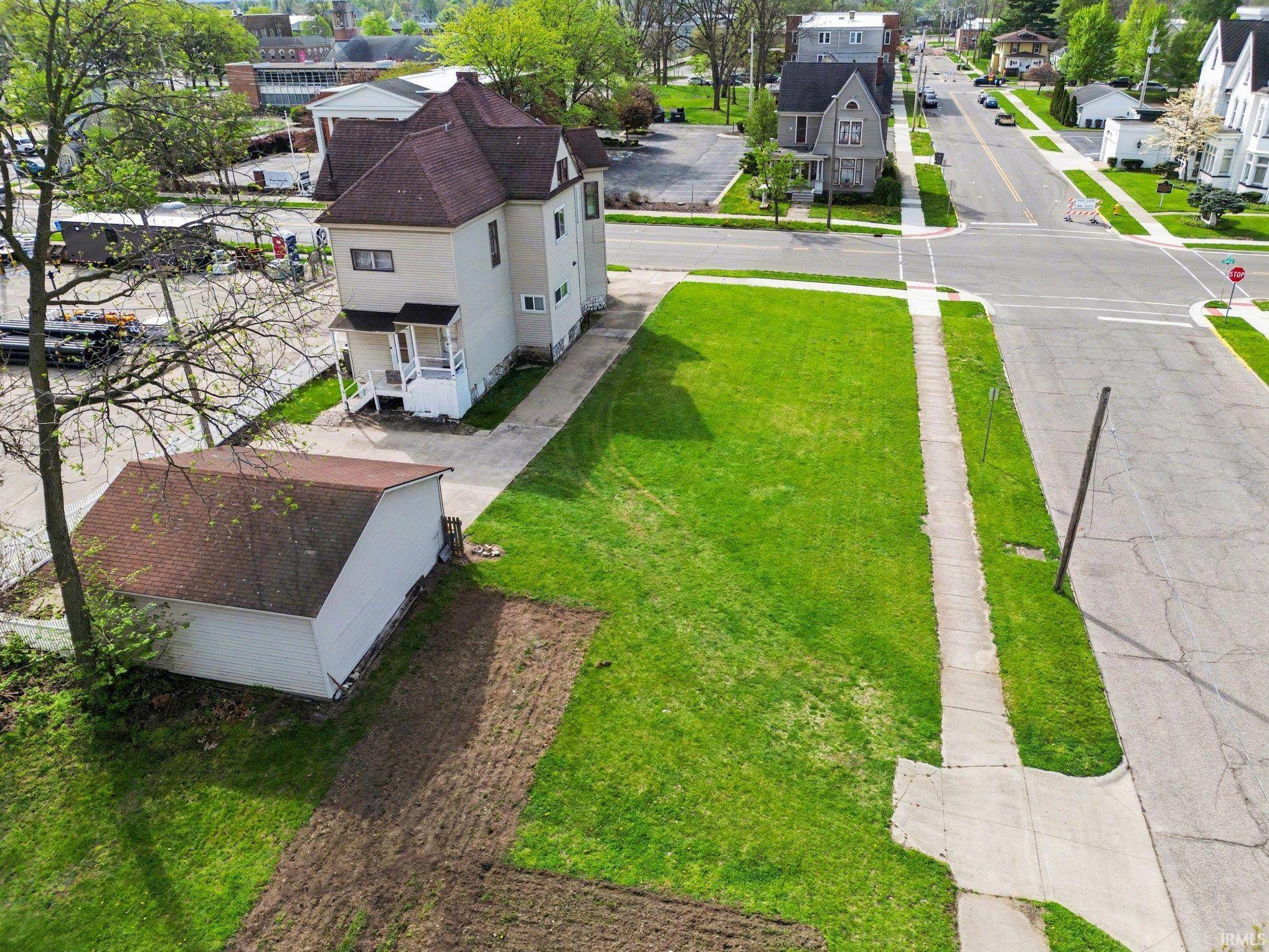 326 W Franklin ST, Elkhart, IN 46516-2744