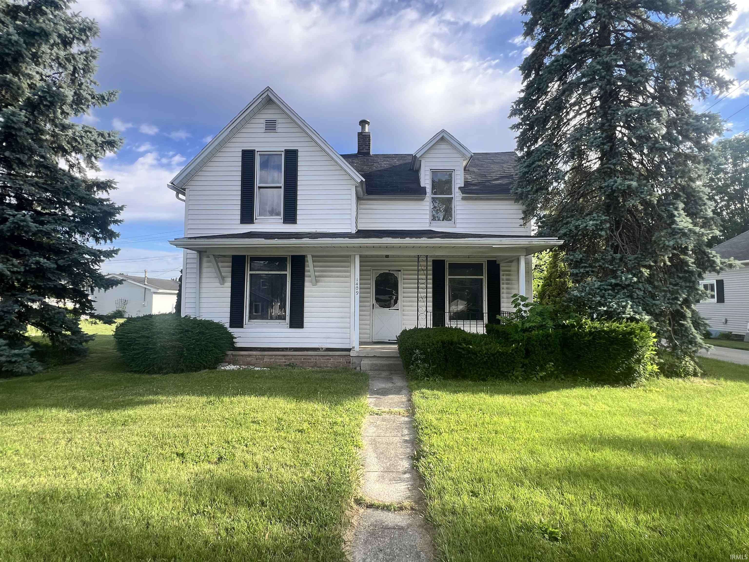 1409 E Center ST, Warsaw, IN 46580-3525