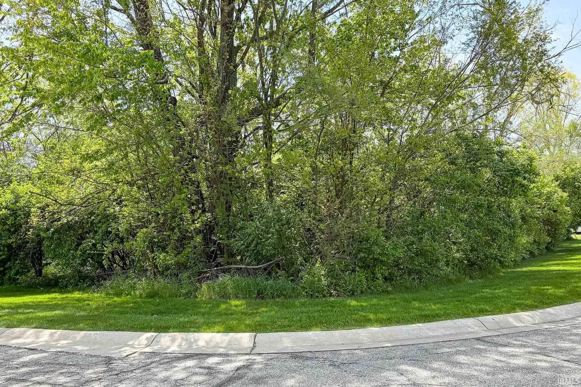53420 Old Woodbridge CT, South Bend, IN 46637